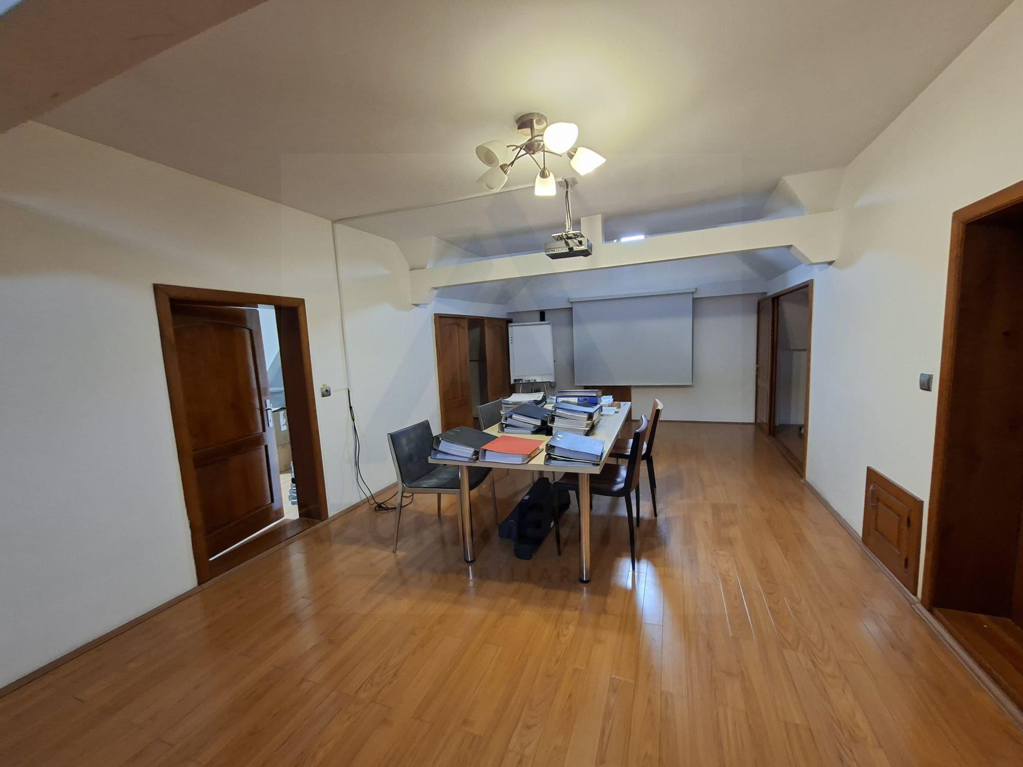 Spatiu birouri casa individuala curte proprie 9 birouri Selimbar - 11