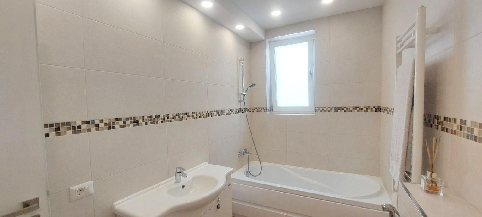 De vânzare casă premium tip duplex, vedere spre Lacul Brates - 14