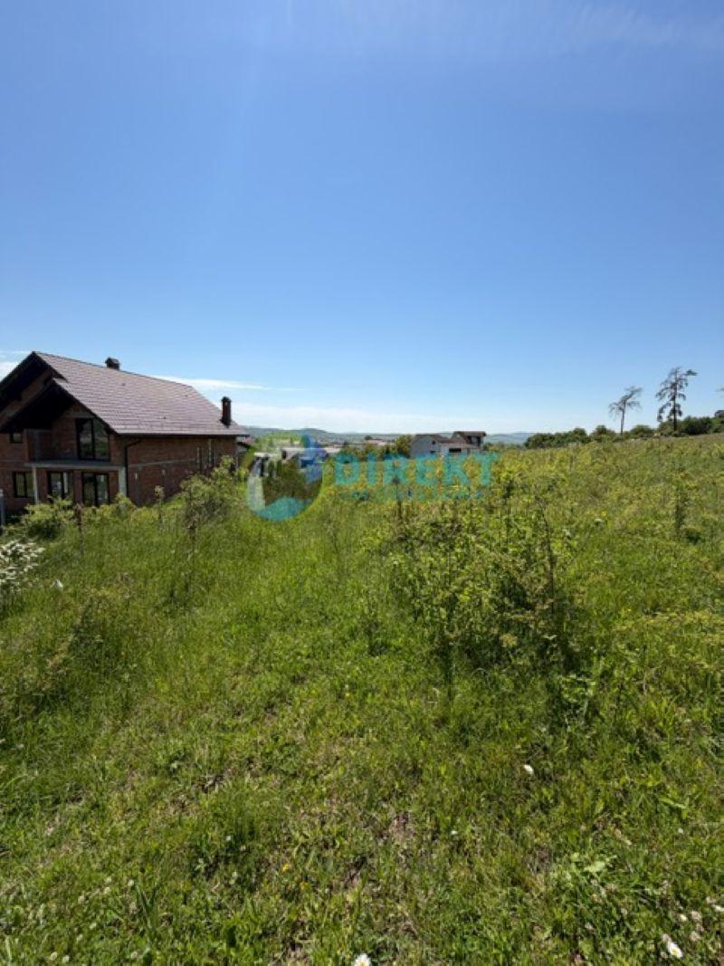Teren intravilan , zona Drumul Tarpiului . - 2