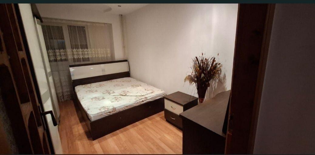 De inchiriat apartament 3 camere, Micro 20, 2100 lei - 2