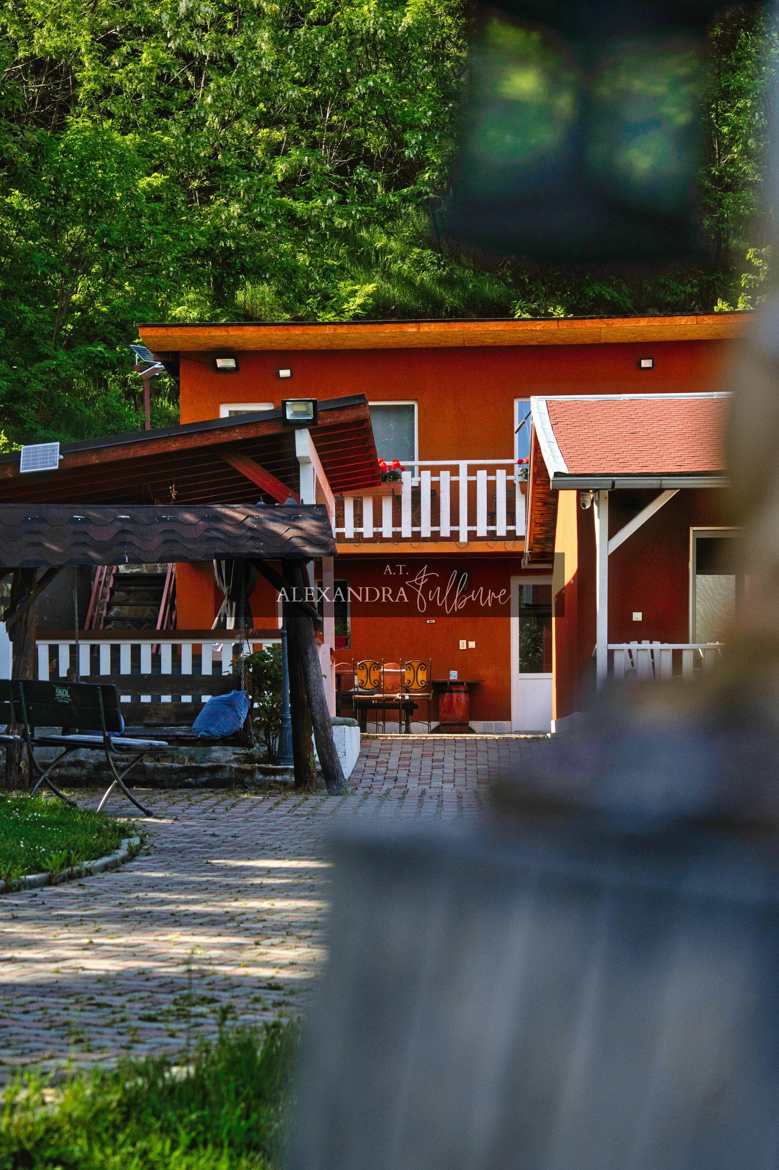 Casa in Feleacu, 1.582 mp teren intravilan. Se accepta schimburi. - 12
