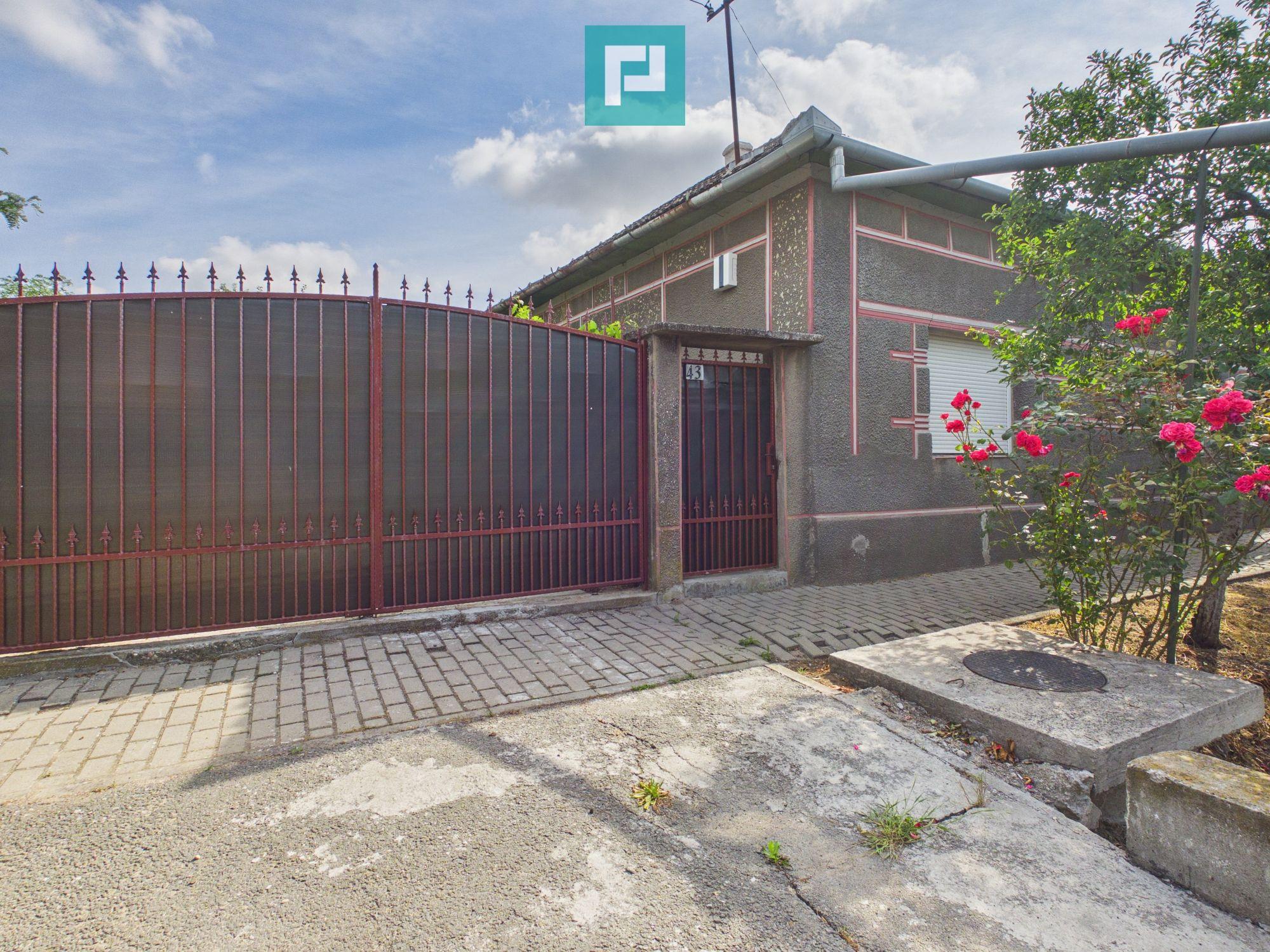 Casă cu 4 camere și teren de 800 mp în Zerind - 2