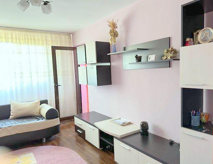 De vanzare apartament cu 3 camere, micro 38, et. 3, 63.000 euro - 2