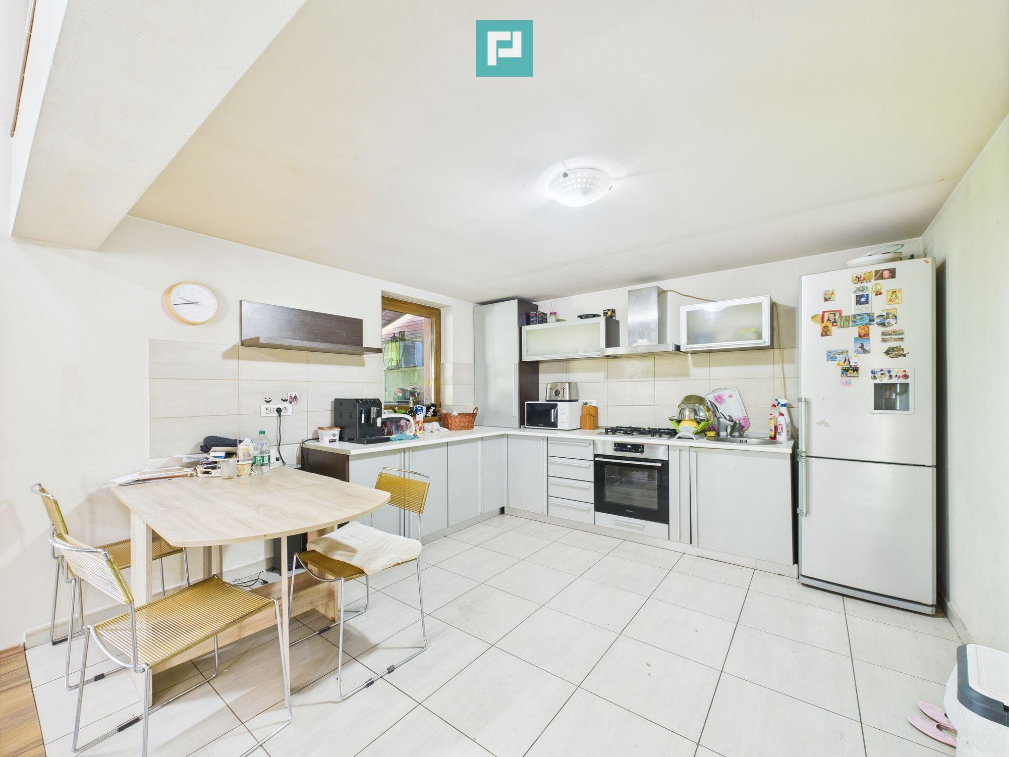 Casă Mehala – Ideală pentru două familii - 5
