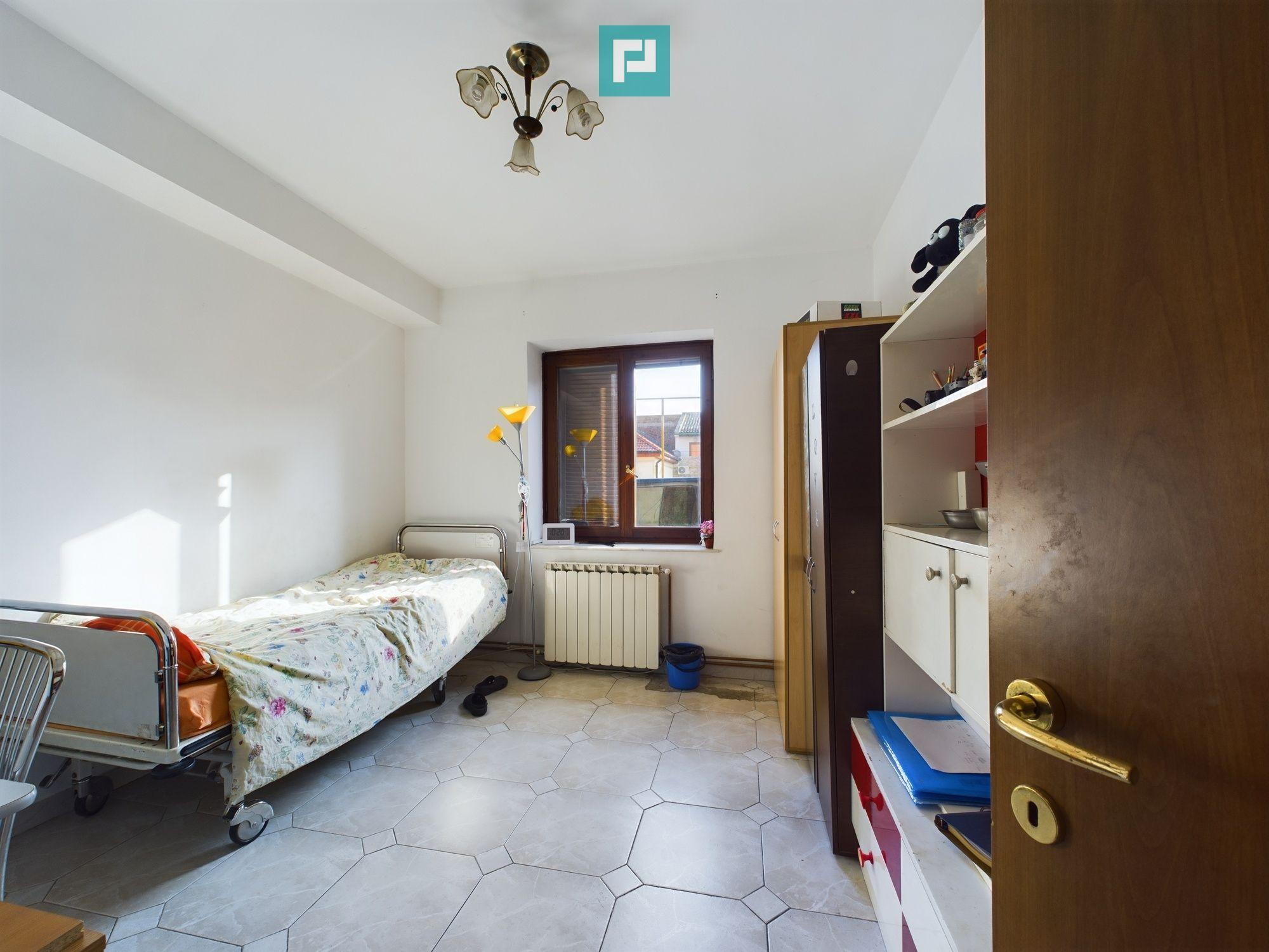 Casă pe un nivel în zona Mehala, urbanism S+P+7+ER - 11