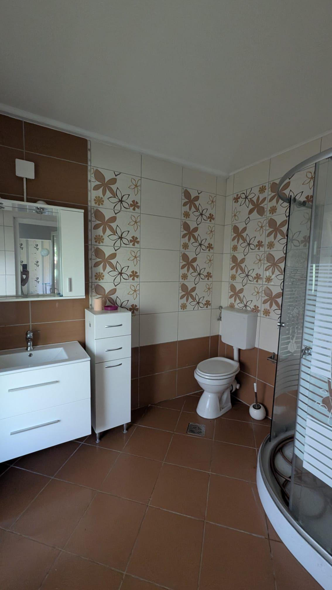 Apartament 3 cam, 100 mp la casa cu gradina si loc parcare zona Negoi - 11