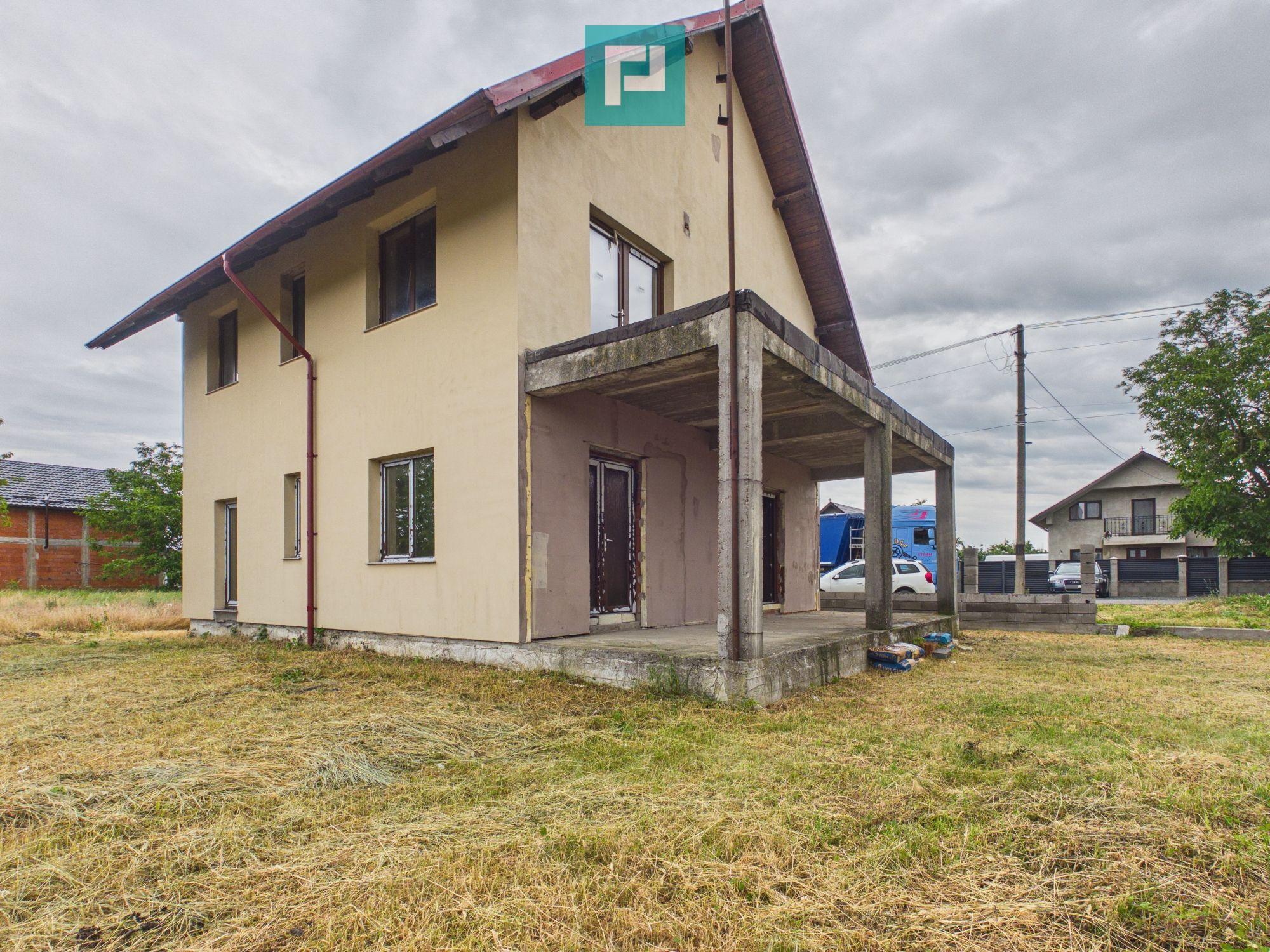 Casă la roșu cu etaj și 500 mp teren în Sântana - 1