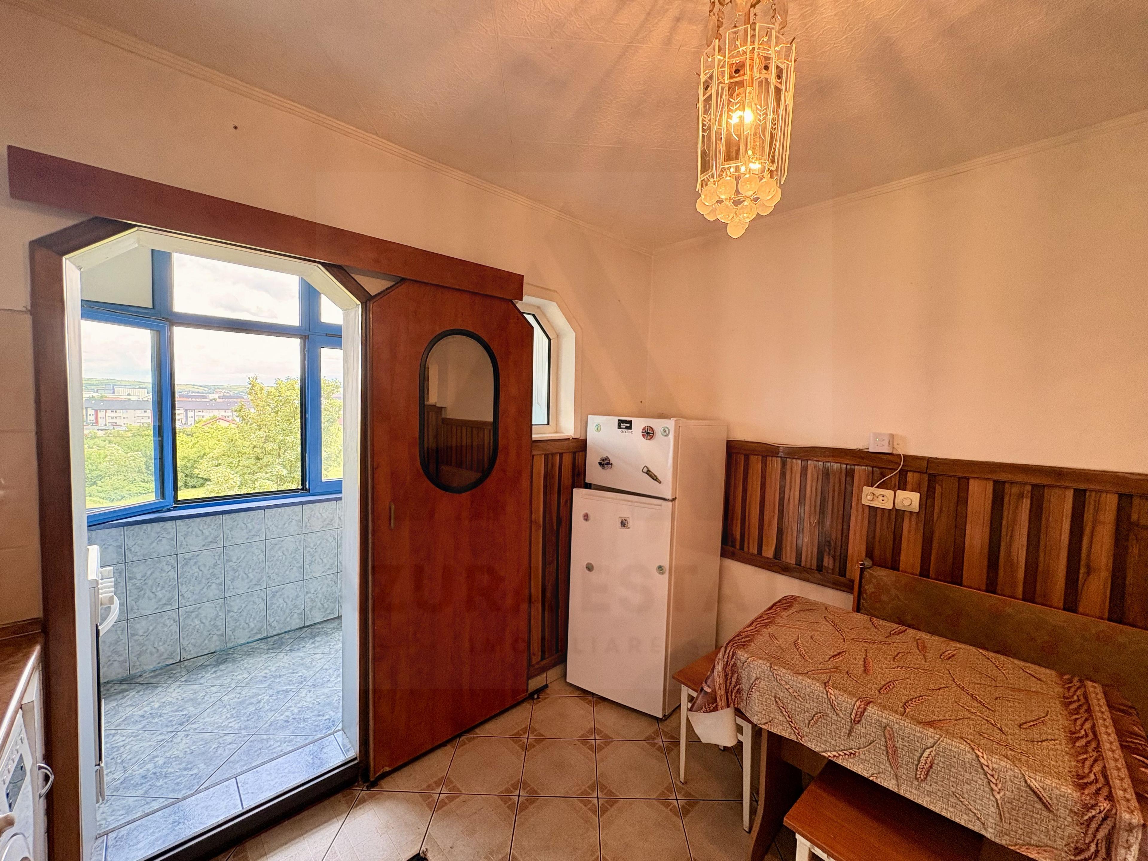 Apartament 2 camere decomandat cu balcon și pivniță în Vasile Aaron - 6