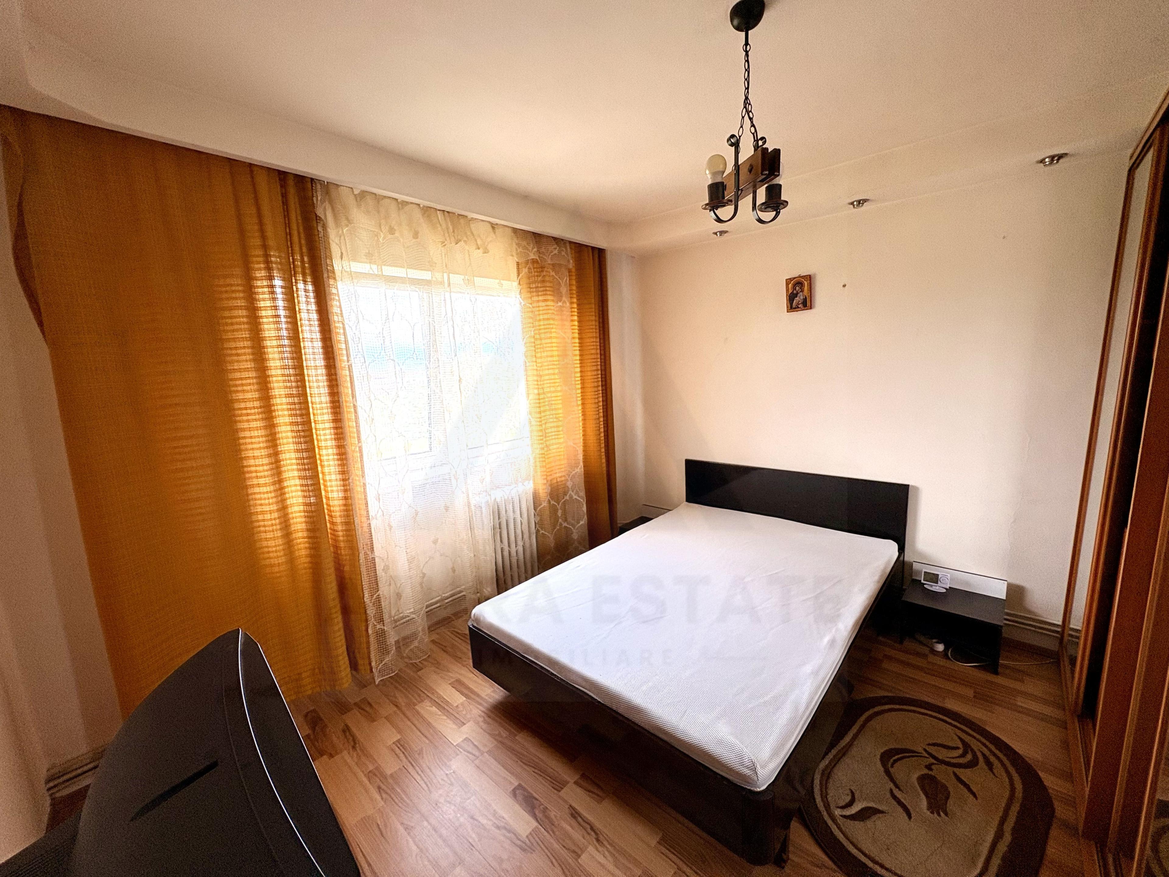 Apartament 2 camere decomandat cu balcon și pivniță în Vasile Aaron - 8