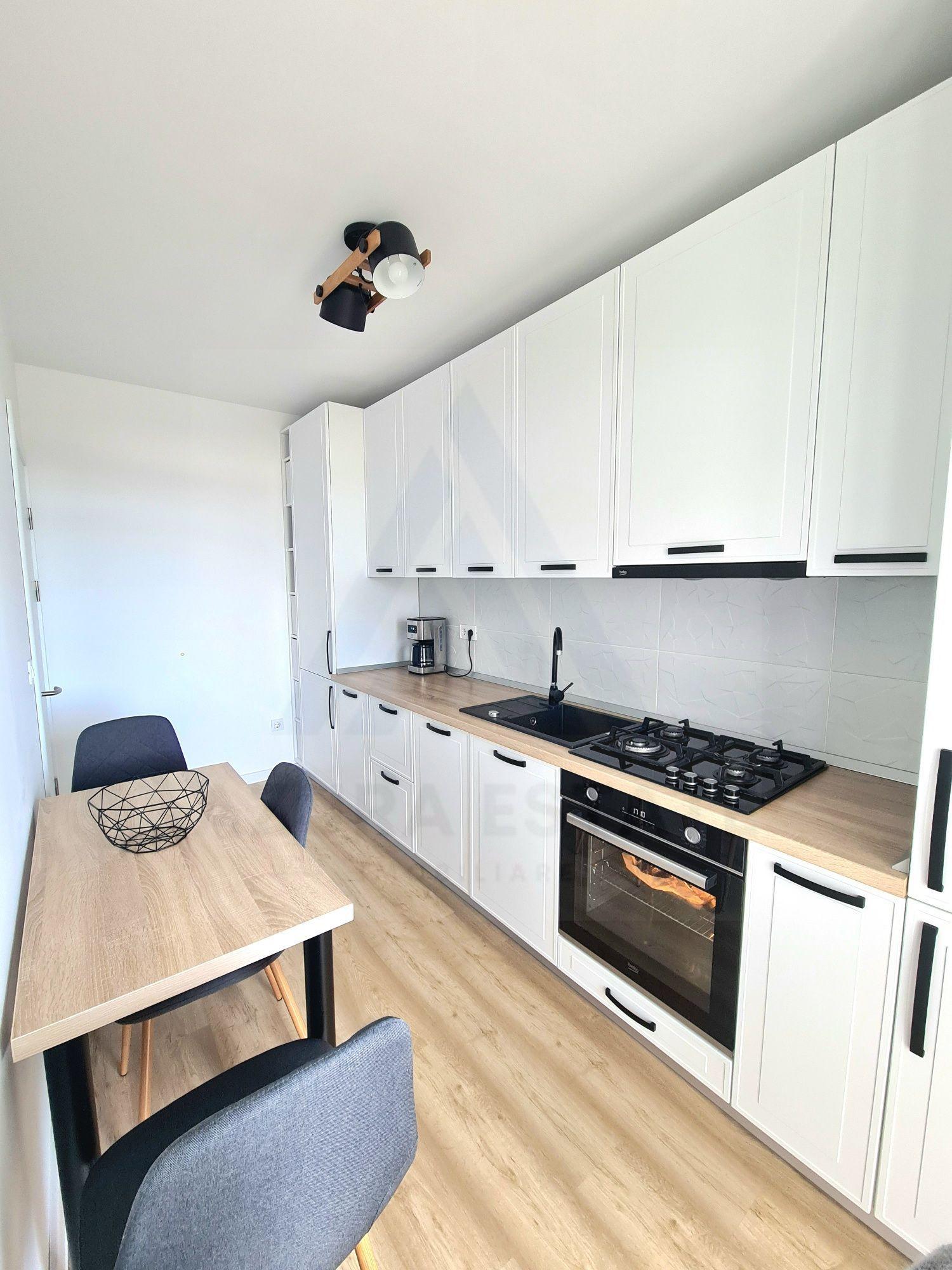 Apartament modern 57 mp utili 2 balcoane loc de parcare zona Lazaret - 4