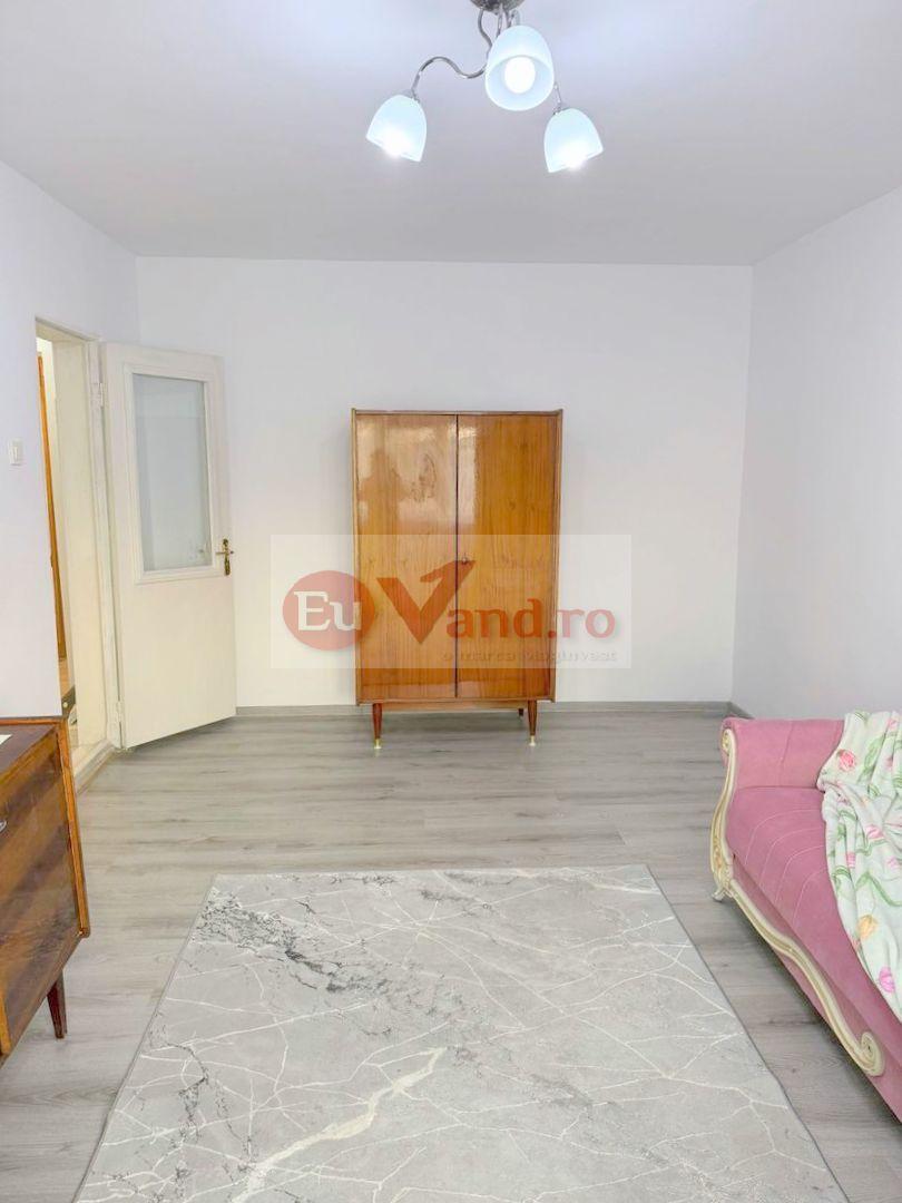 De vanzare apartament cu 2 camere, etaj 4/4, recent renovat, 26.000 euro - 2