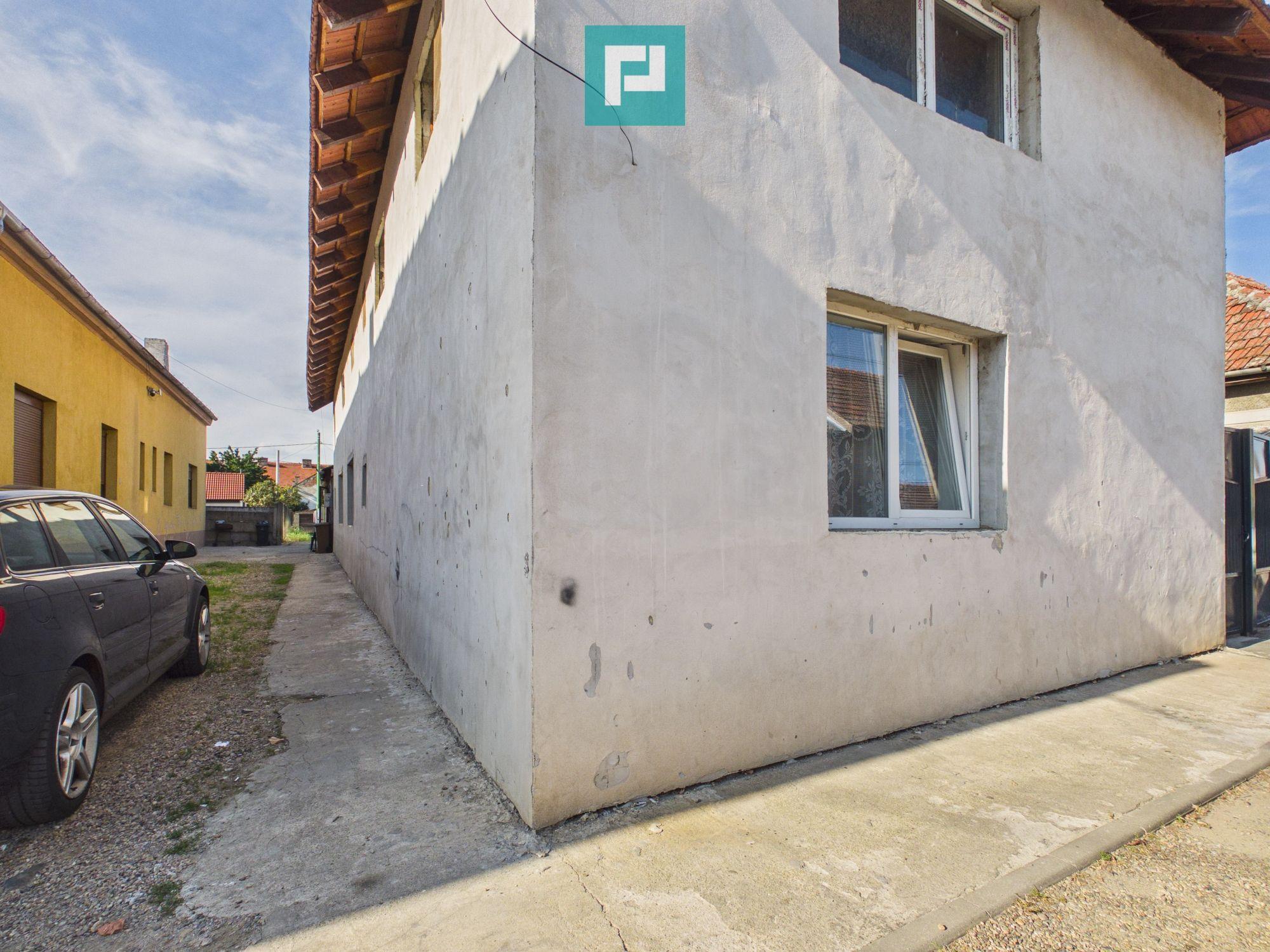 Casă P+E cu două apartamente, zona Drăgășani - 20