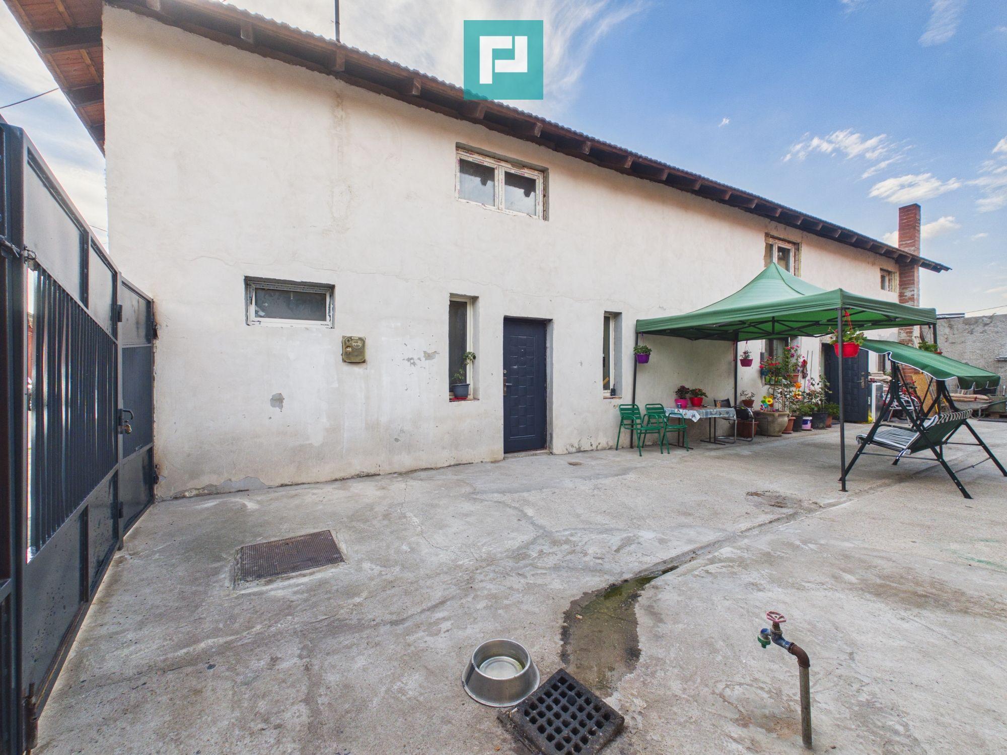 Casă P+E cu două apartamente, zona Drăgășani - 18