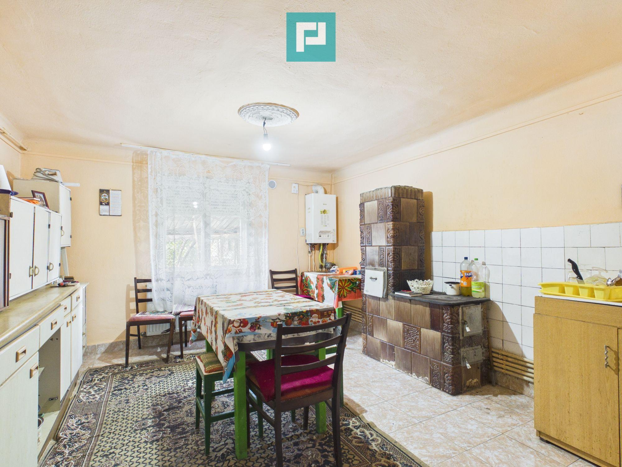 Casă din cărămidă 6 camere – Ineu - 14