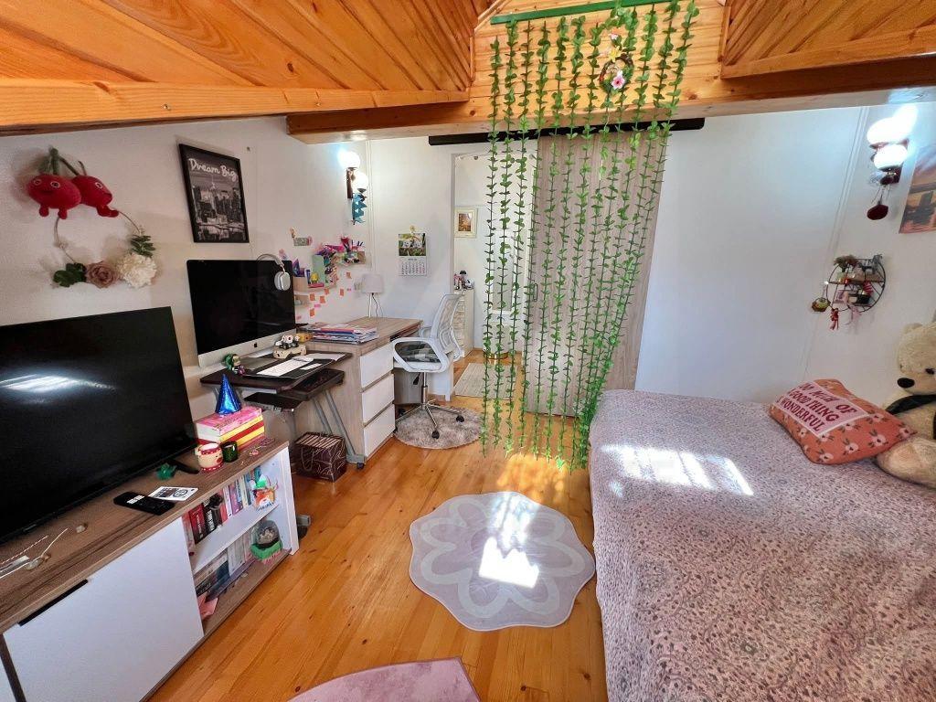 Casa 3 camere 80 mp utili curte comuna balcon zona Școala de Înot - 1