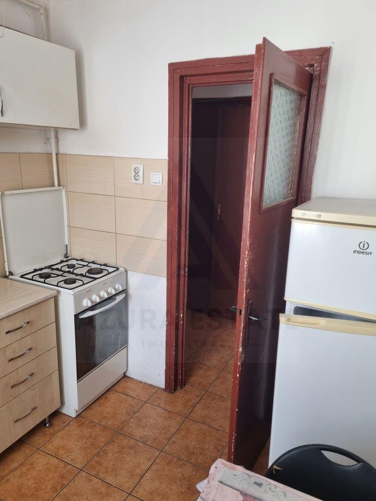 Apartament 2 camere 54 mp utili bucatarie inchisa etaj 3 zona Terezian - 4