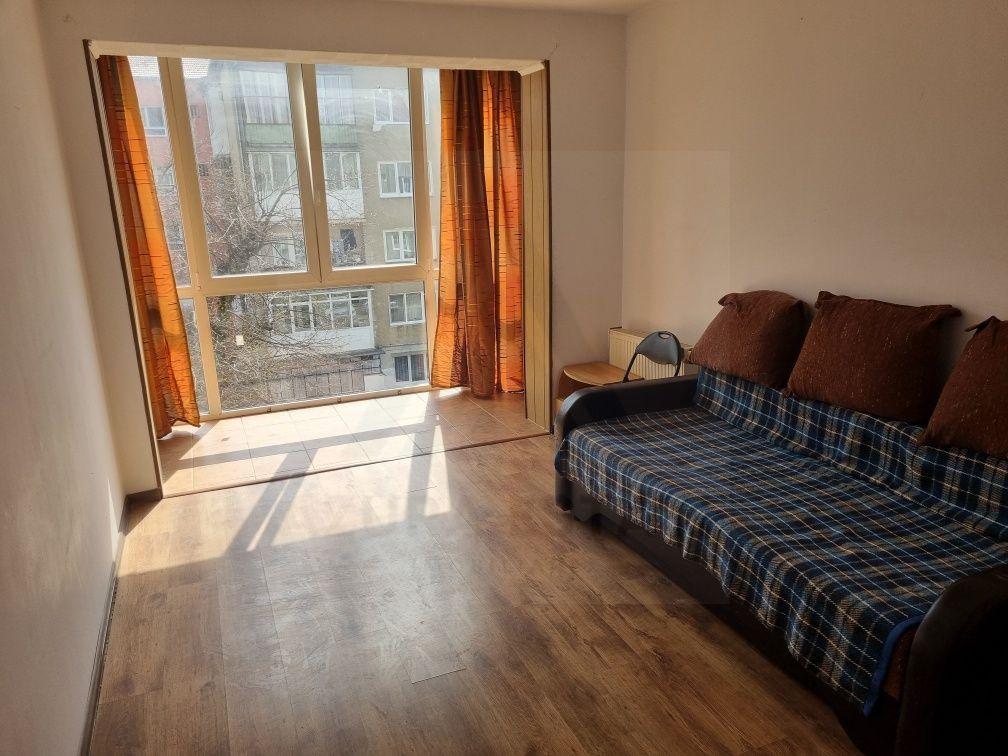 Apartament 2 camere 54 mp utili bucatarie inchisa etaj 3 zona Terezian - 1