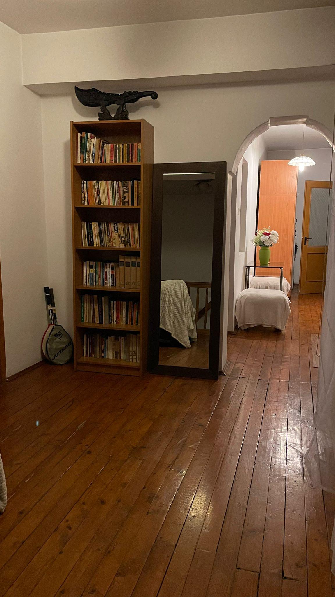 Apartament 2 camere,zona deosebita,cofetăria Ana vis-a-vis de BRD