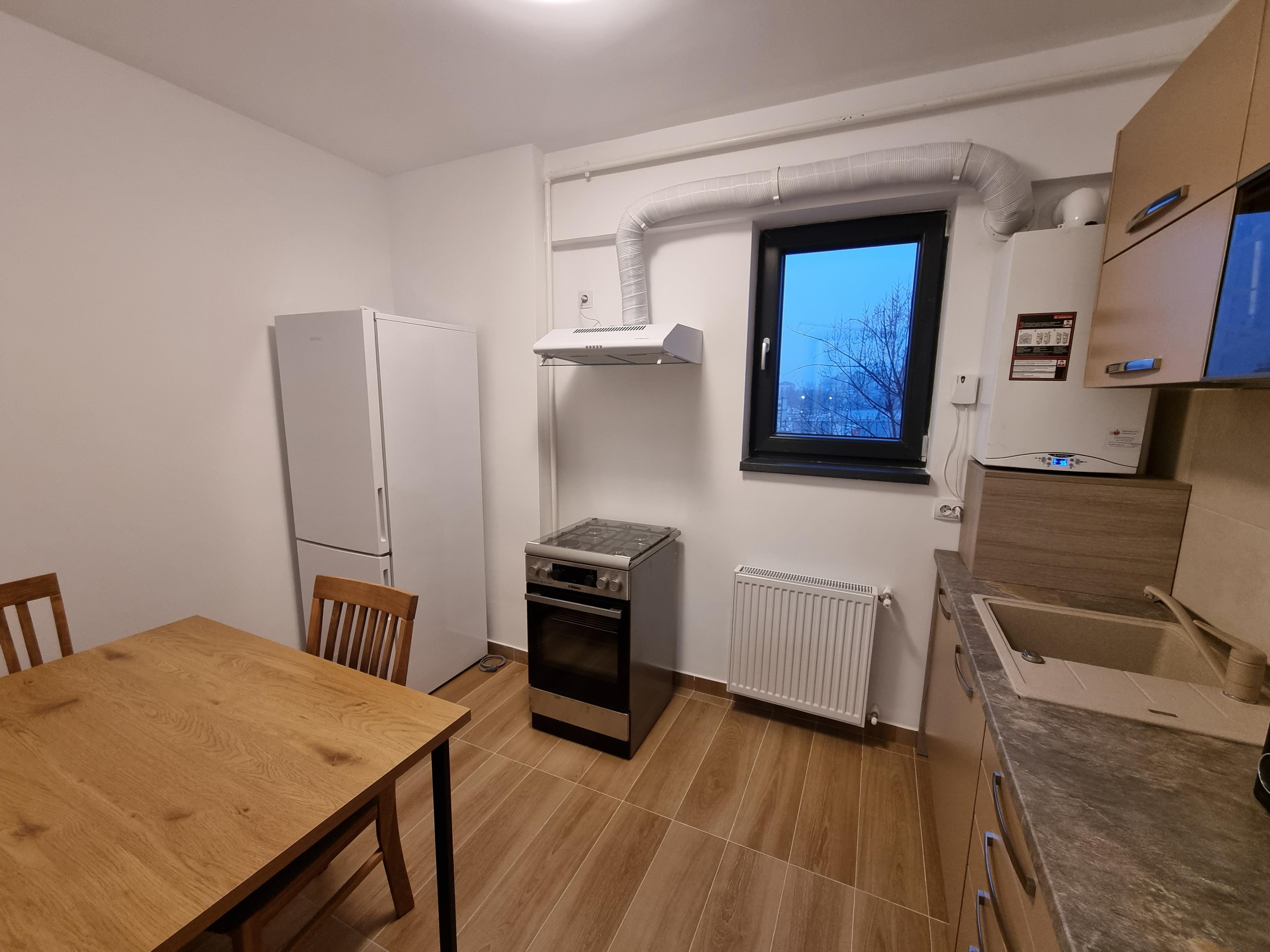 Dau în chirie partament spațios de 2 camere în zona Păcii - 6