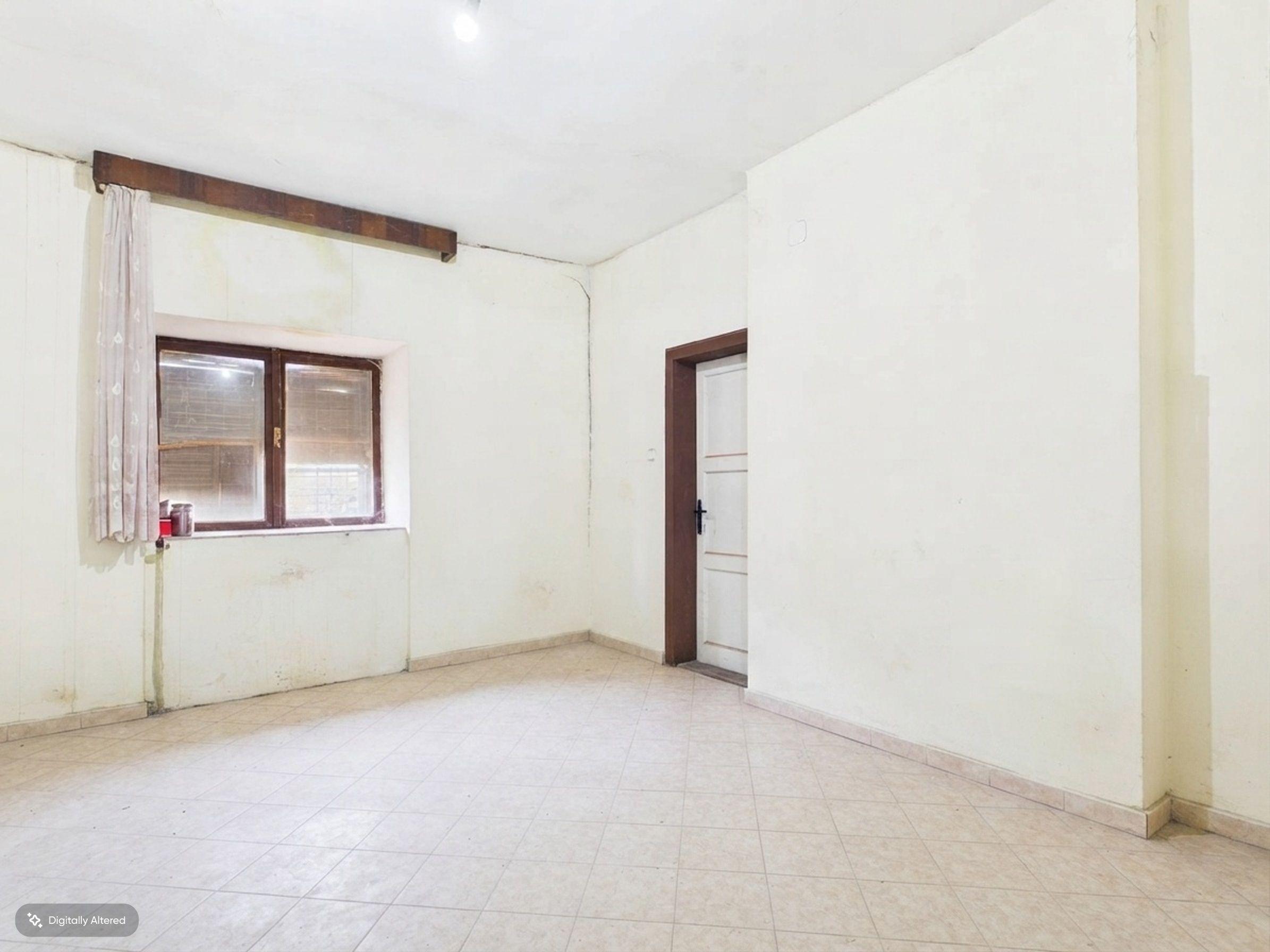 Conac rustic cu 7 camere în Covăsânț și teren 9 ha - 12