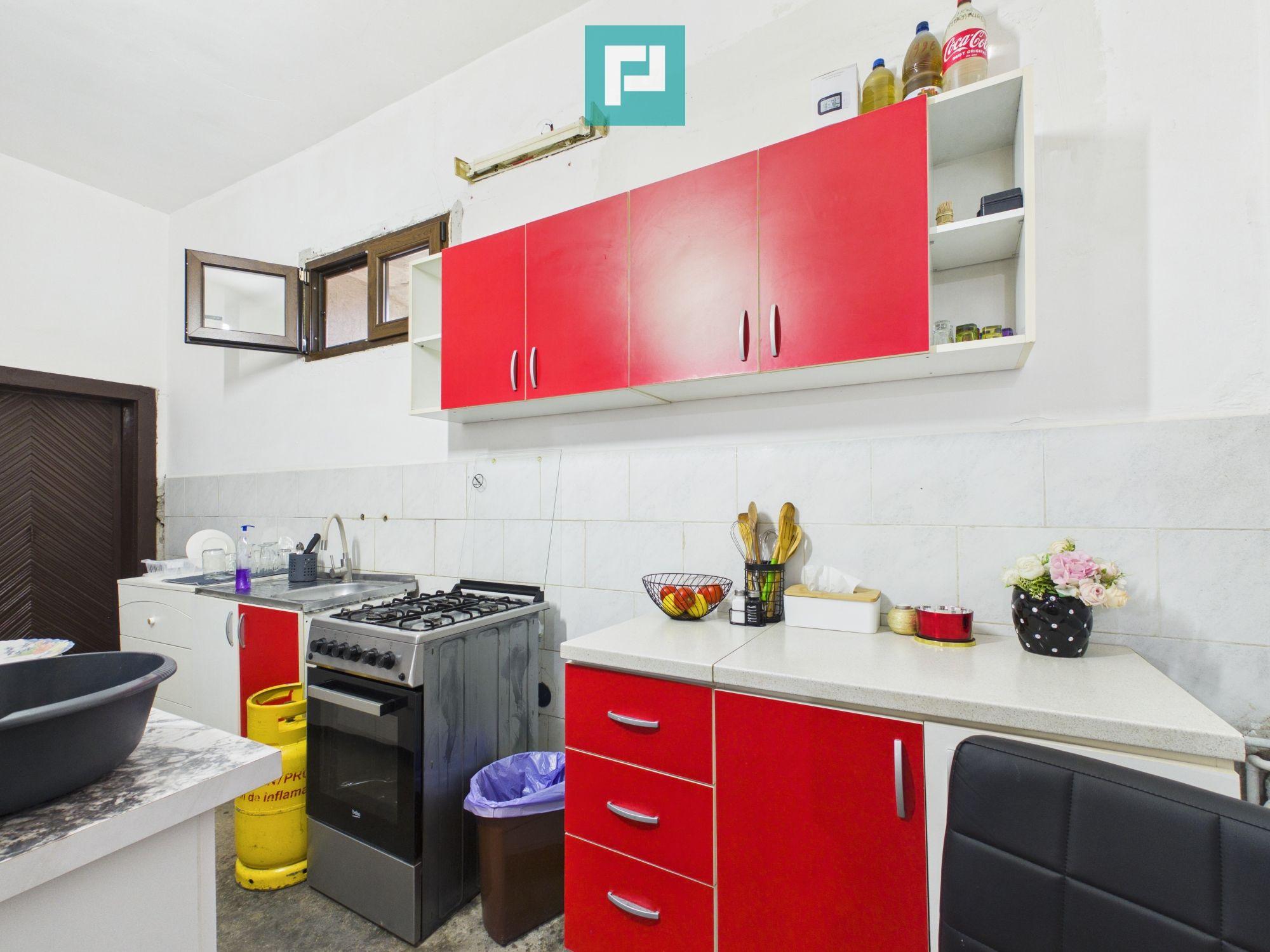 Conac rustic cu 7 camere în Covăsânț și teren 9 ha - 9