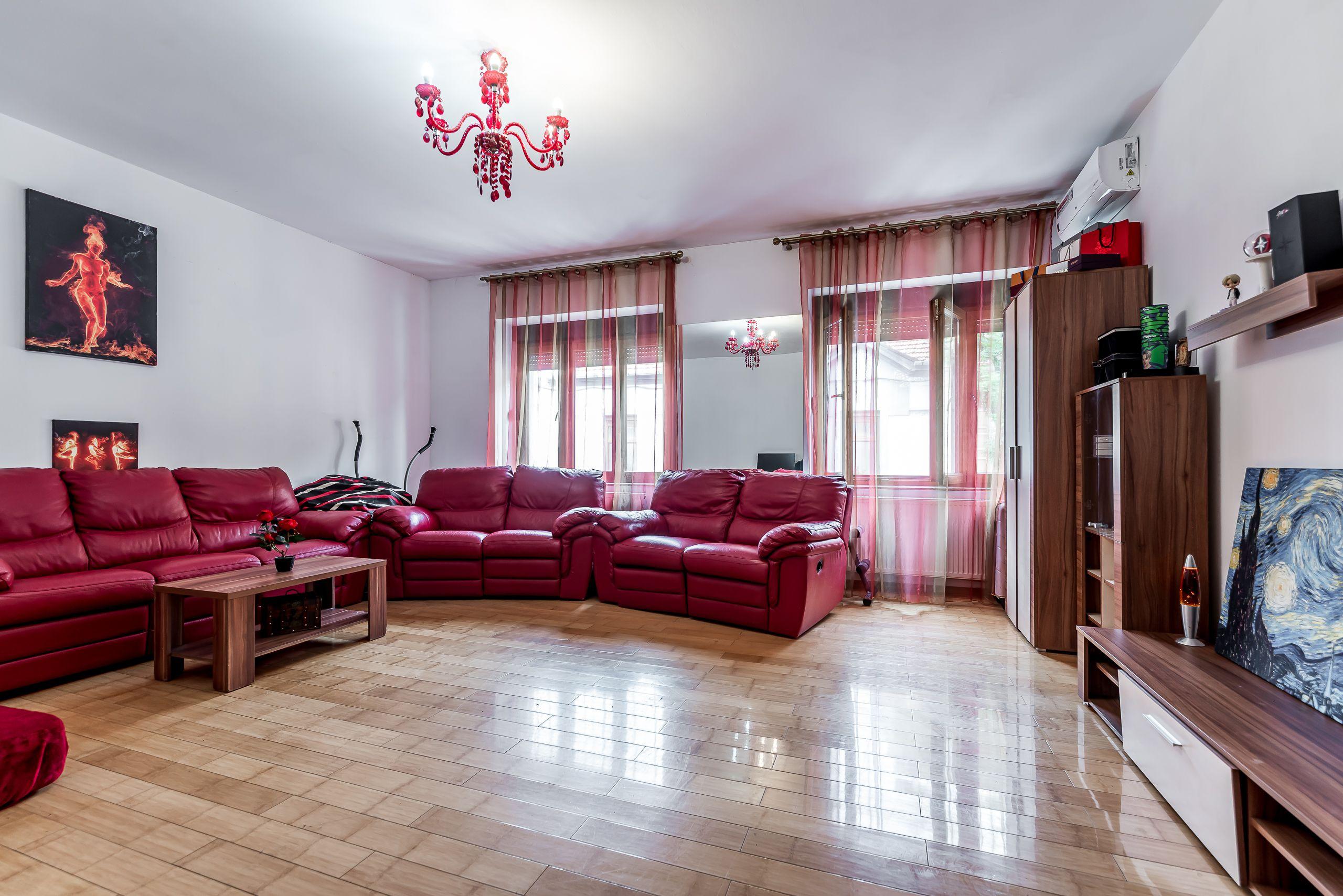 PRET NOU! Casa 6 camere - teren 558 mp - Centrul Aradului - COMISION 0 - 2
