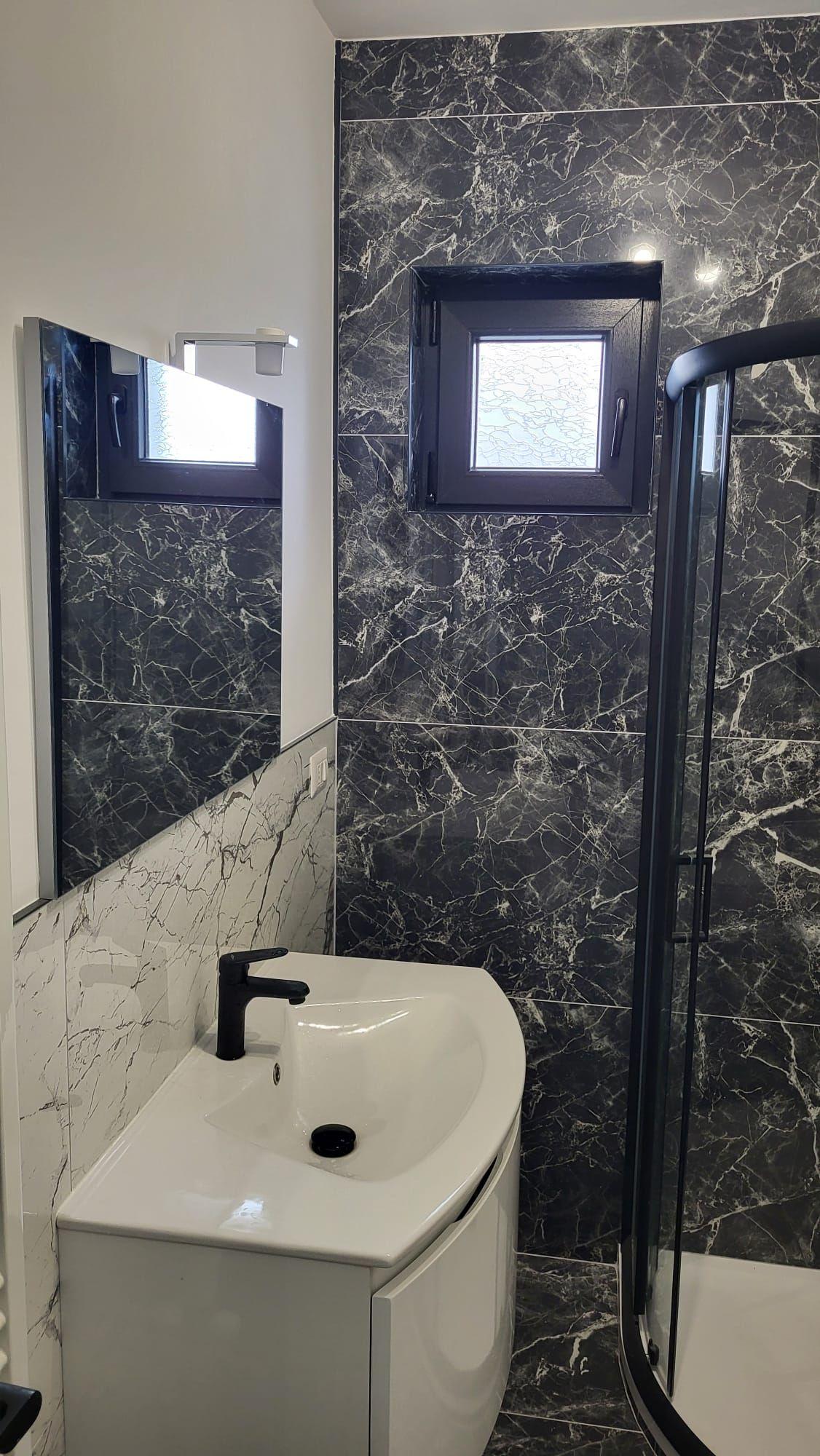 De inchiriat apartament cu 2 camere la Papadie, etaj 3, renovat, 500 E - 12