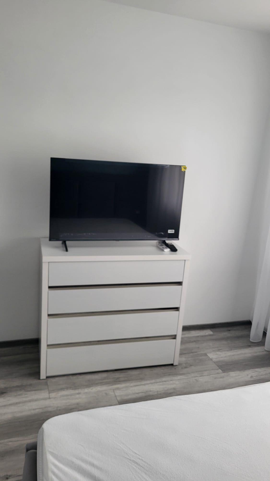 De inchiriat apartament cu 2 camere la Papadie, etaj 3, renovat, 500 E - 10