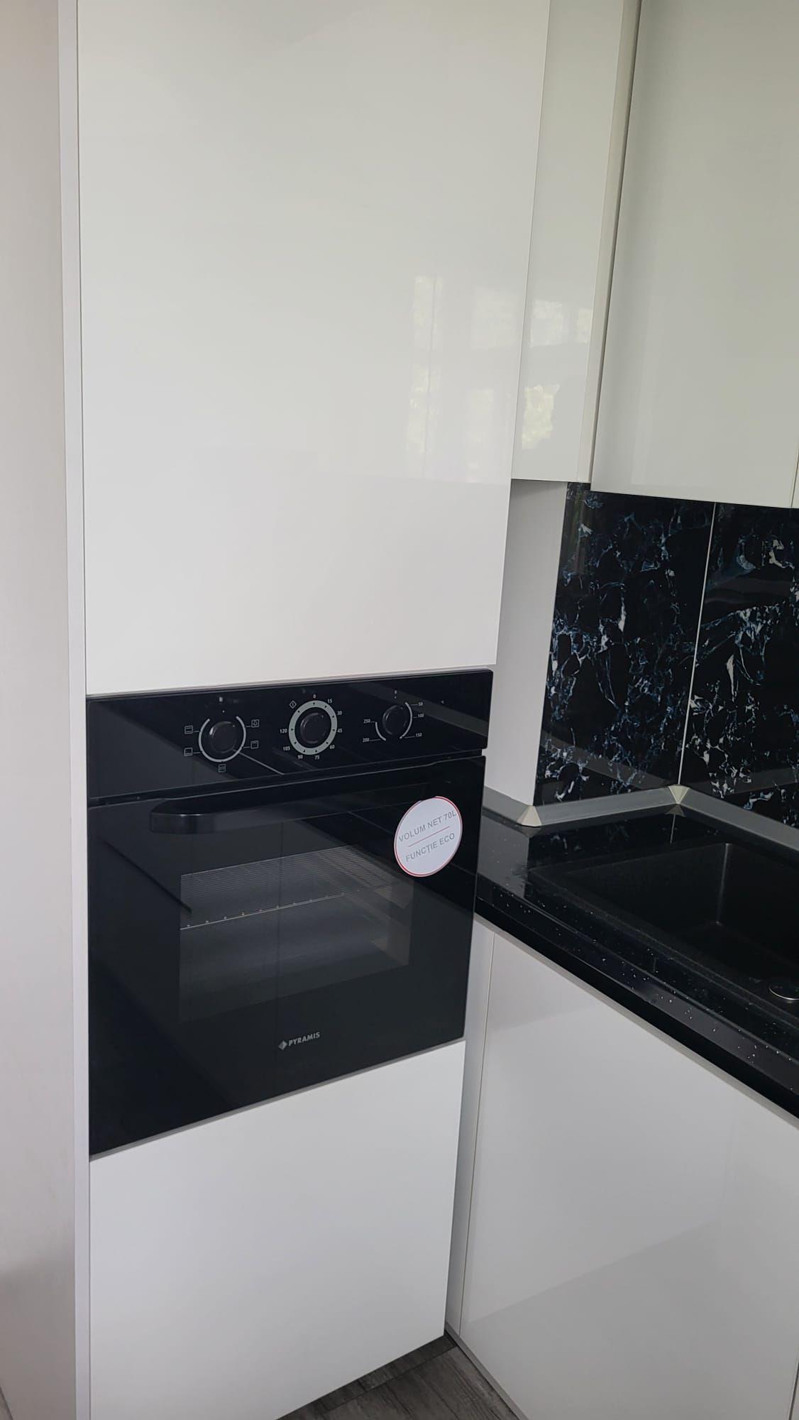De inchiriat apartament cu 2 camere la Papadie, etaj 3, renovat, 500 E - 19