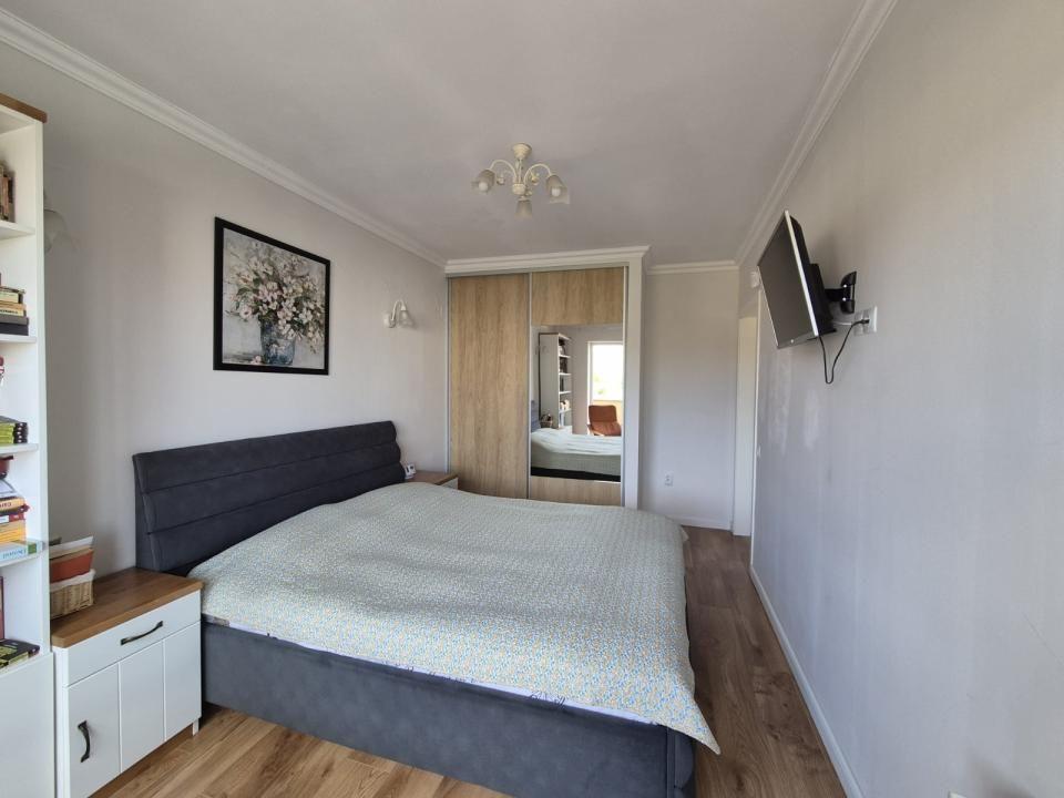 Apartament de vanzare 3 camere, 66 mp, 2 bai, balcon, 2 parcari - 10