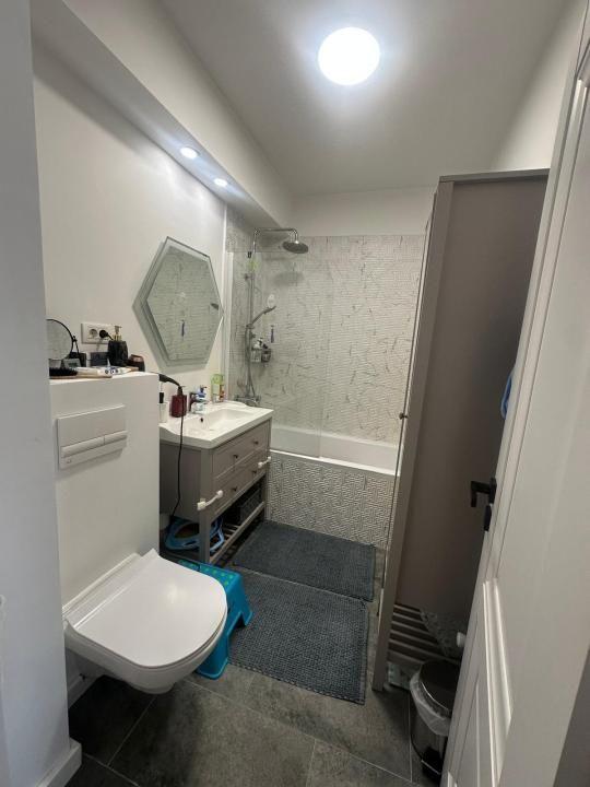 Apartament de vanzare 3 camere, 66 mp, 2 bai, balcon, 2 parcari - 16