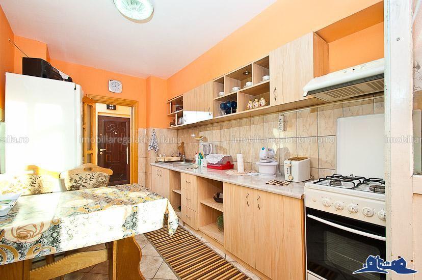 De inchiriat apartament cu 2 camere, Piata Centrala, 345 euro - 2