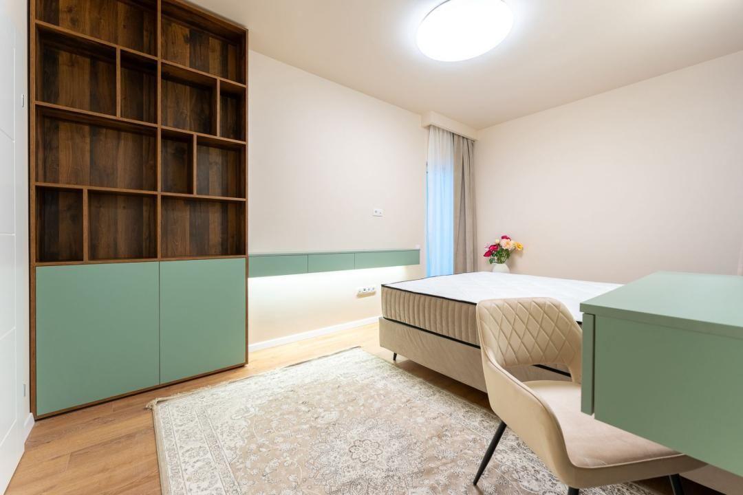Apartament 2 camere, etaj intermediar, balcon, garaj, Eroilor - 12