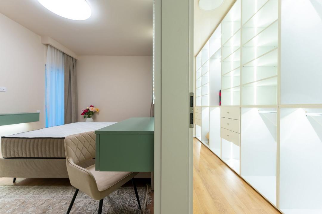 Apartament 2 camere, etaj intermediar, balcon, garaj, Eroilor - 14