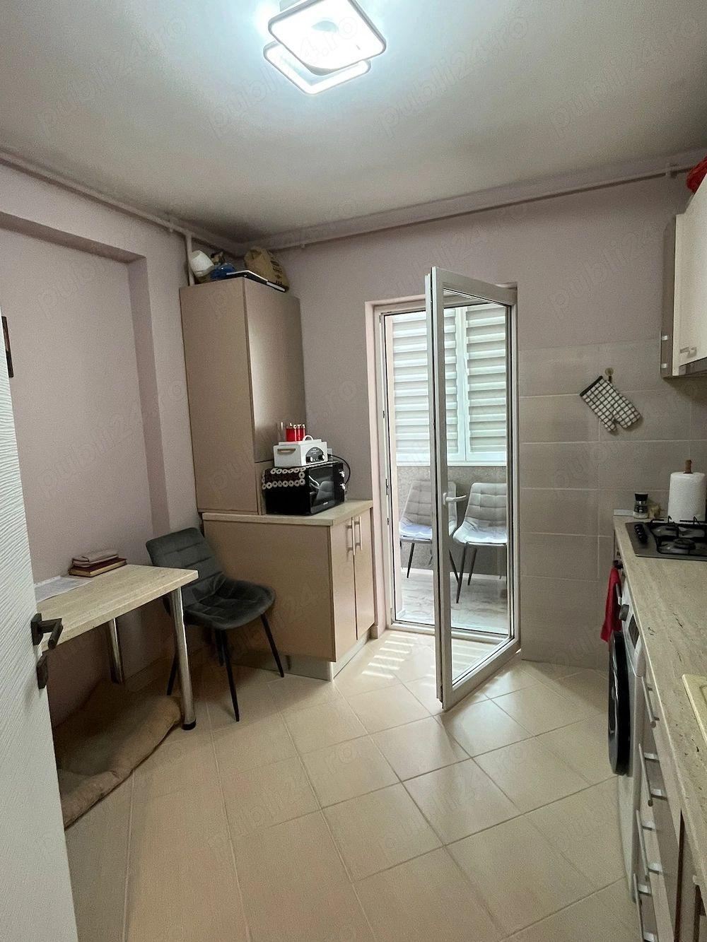 Apartament 2 camere decomandate, balcon, etaj intermediar, parcare - 4