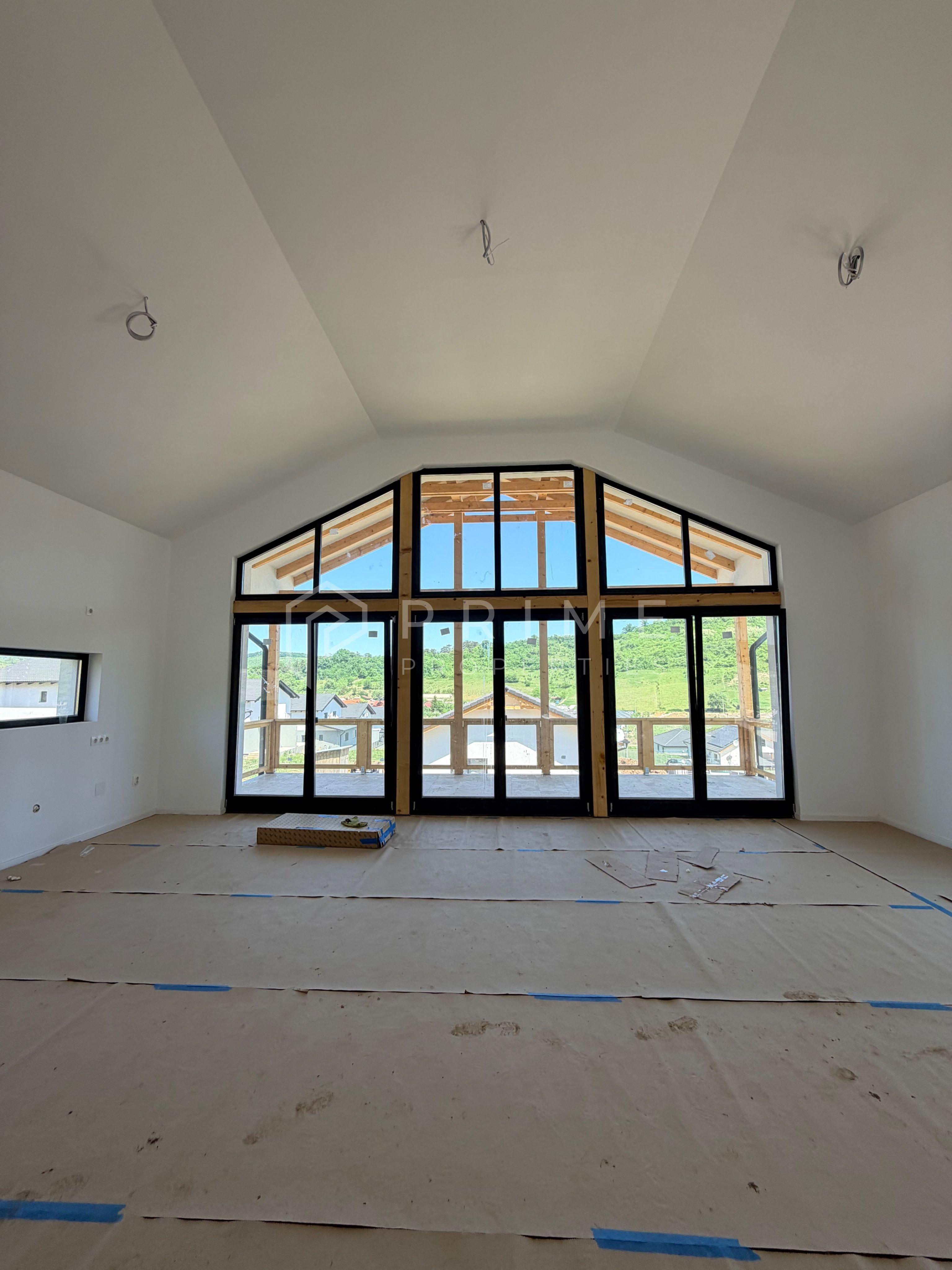 Vilă chalet modern cu perete panoramic de sticlă - Livezeni, Mureș - 1