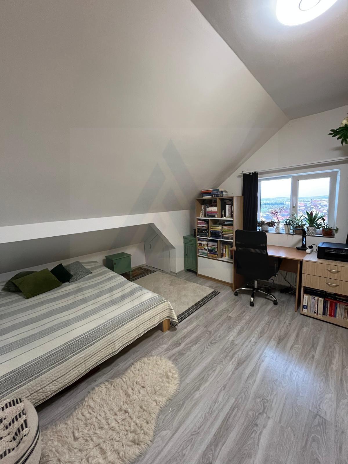 Apartament 3 camere 2 balcoane zona Strand II - 3