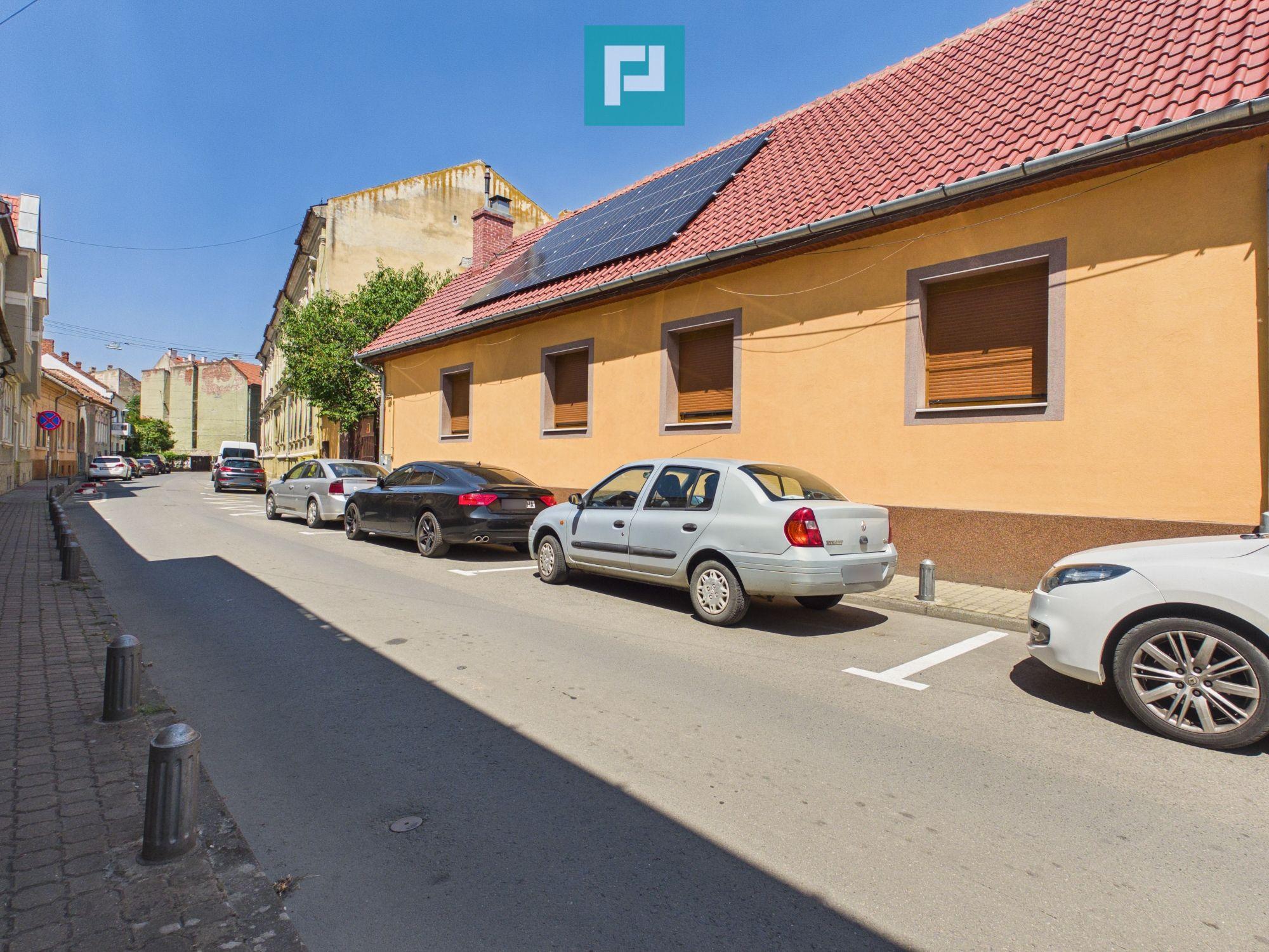 Casă ultracentrală cu 6 camere pentru investiții - 27
