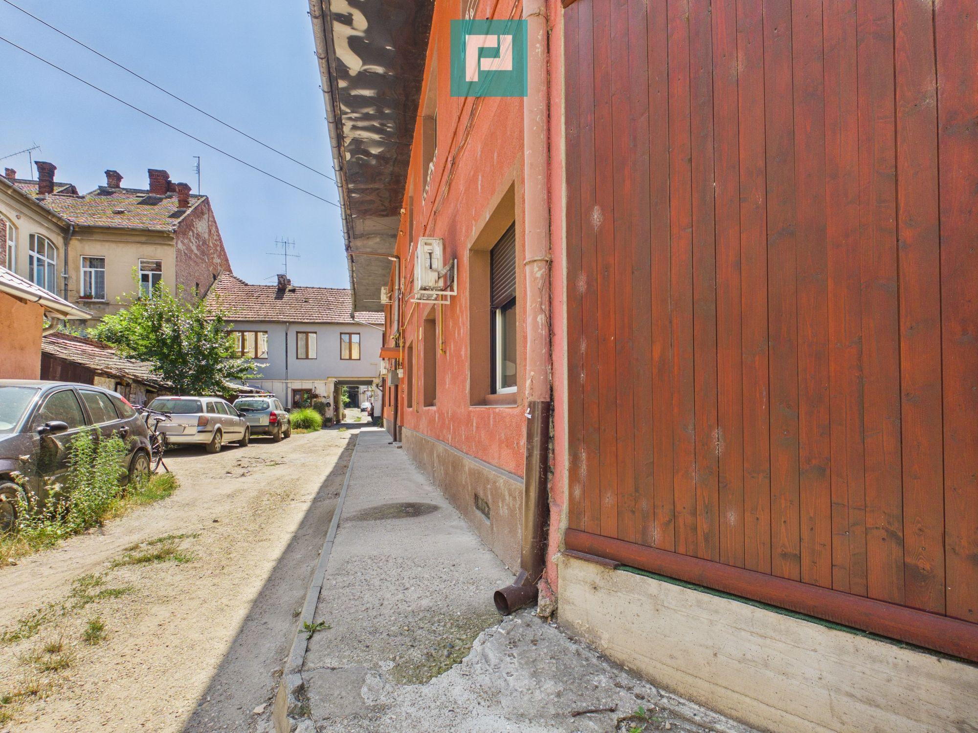 Apartament cu 2 camere și curte ultracentral - 7