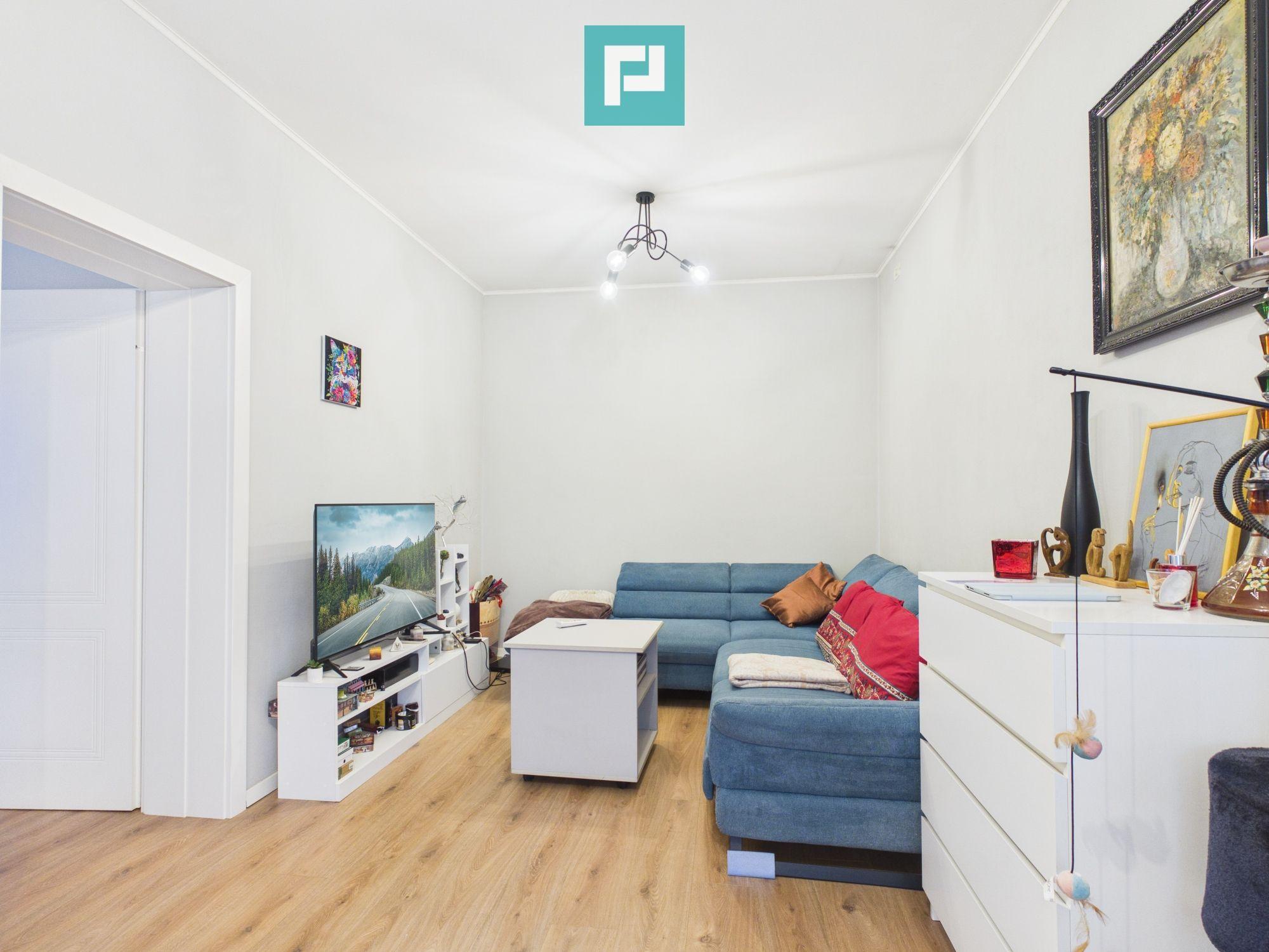 Apartament cu 2 camere și curte ultracentral - 2