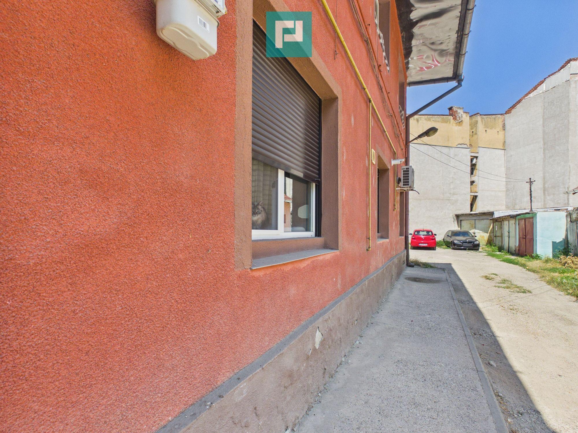 Apartament cu 2 camere și curte ultracentral - 10