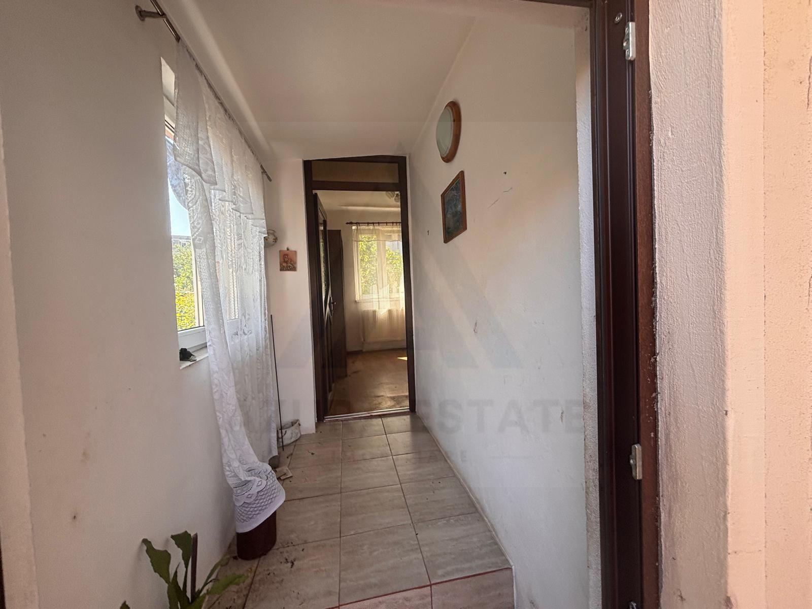 Casa singur in curte 335 mp teren si acces auto in zona Promenada Mall - 2