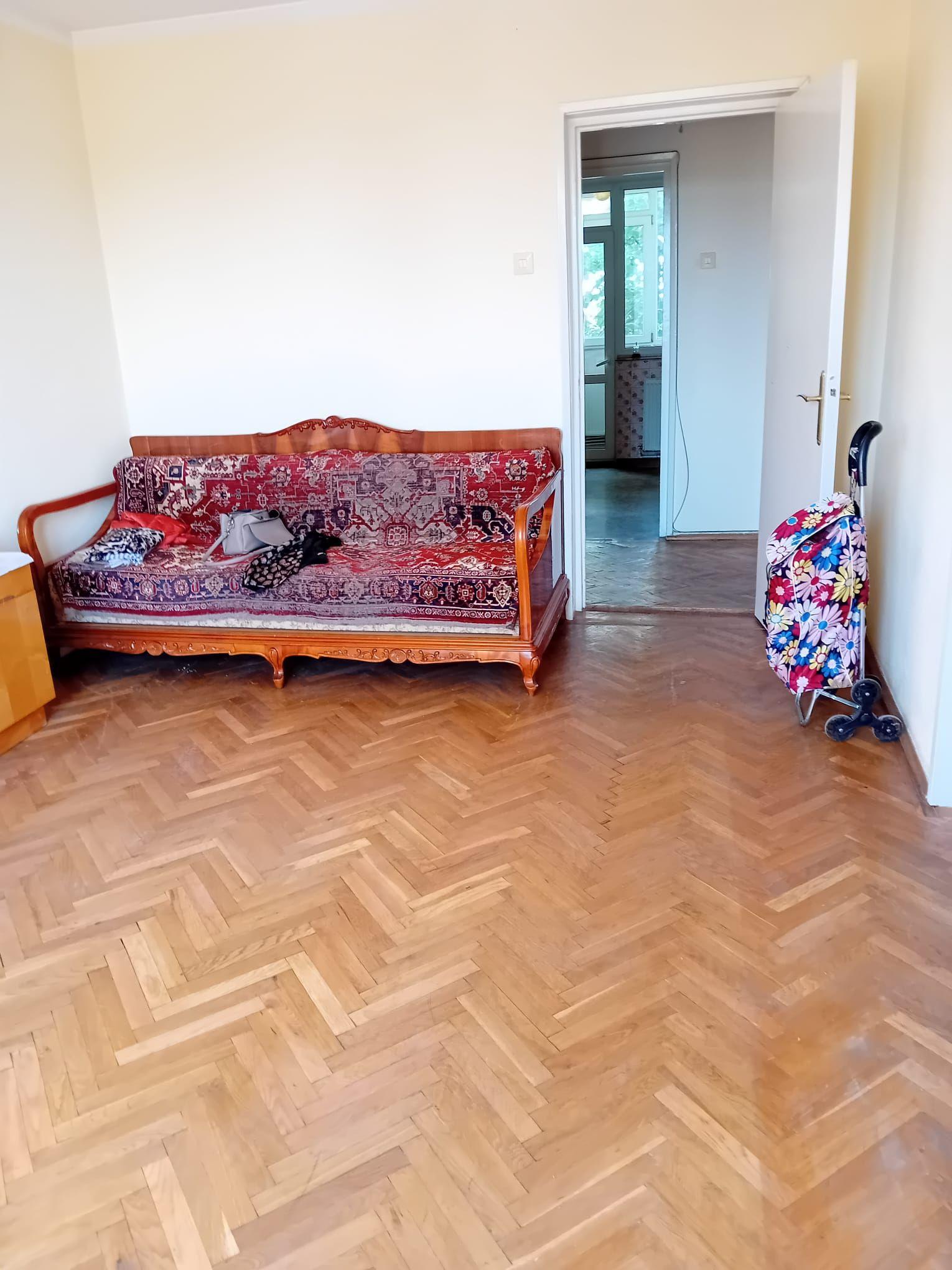 De vanzare - apartament cu 3 camere decomandate, Tiglina 2, etaj 3/4 - 3