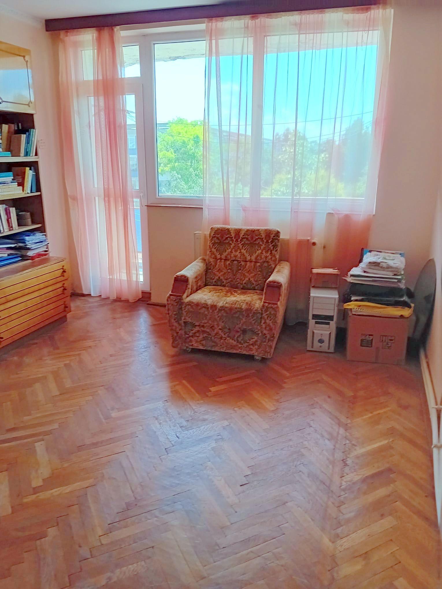 De vanzare - apartament cu 3 camere decomandate, Tiglina 2, etaj 3/4 - 4