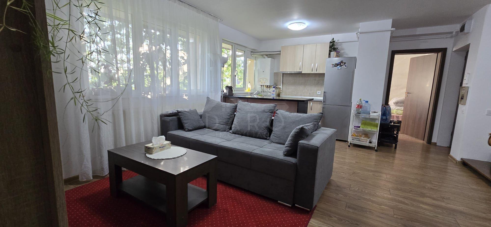 Apartament de inchiriat cu 5 camere aproape de UMF, in 7 noiembrie - 2