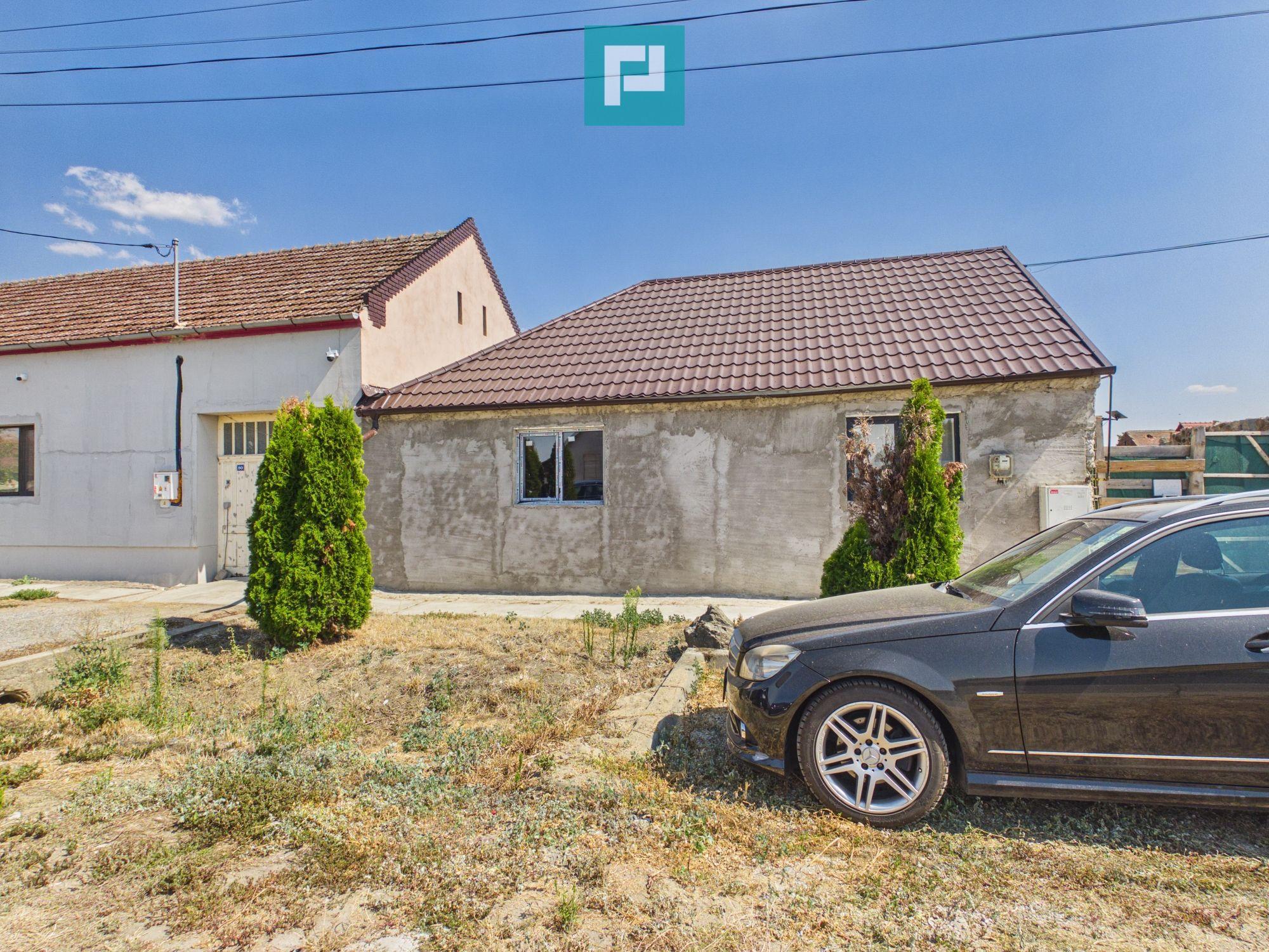 Casă cu teren de 2.134 mp în Sântana | 5 camere - 2