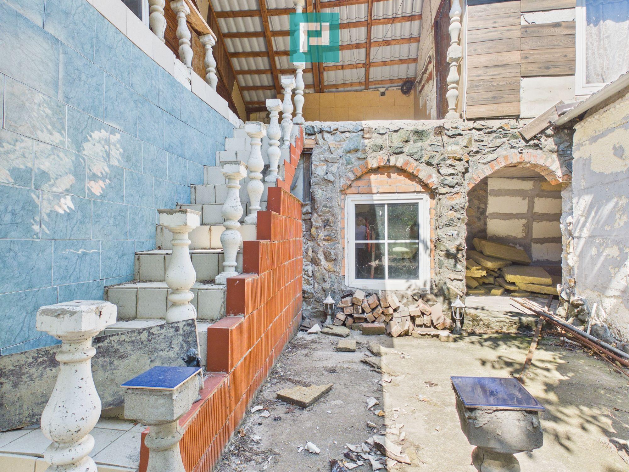Casă cu teren de 2.134 mp în Sântana | 5 camere - 19