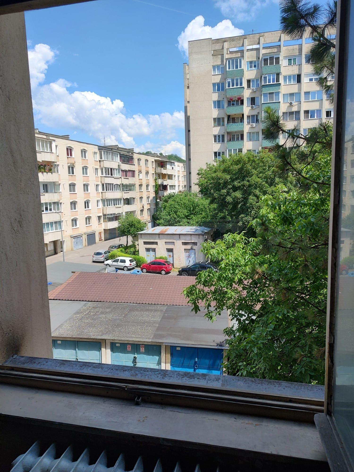 De vânzare apartament 2 camere, 50 mp, etaj 3/10, Str. Brașovului – Tudor, lângă Complex Dacia - 1
