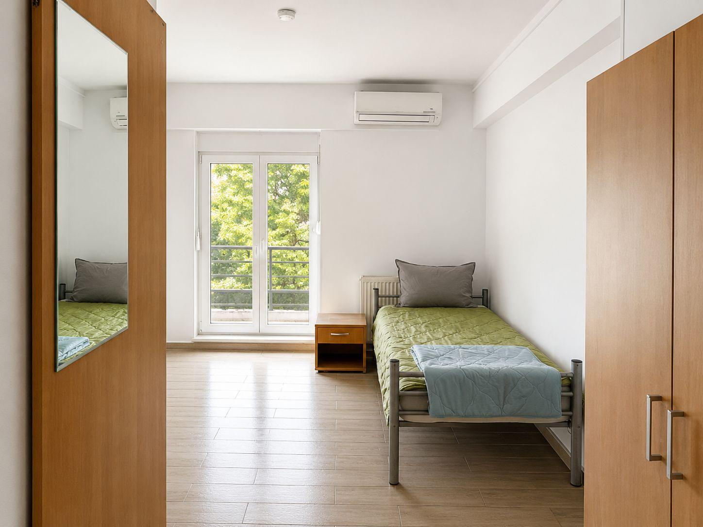 Vand pensiune angajati 15 camere strada Mures - 3