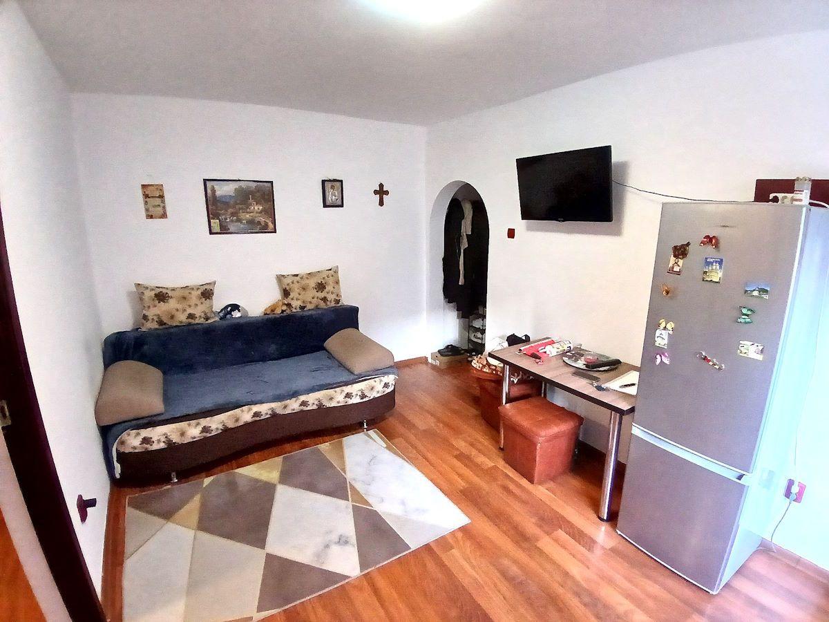 Apartament 2 camere Tecuci etaj 1 – zonă centrală - 1